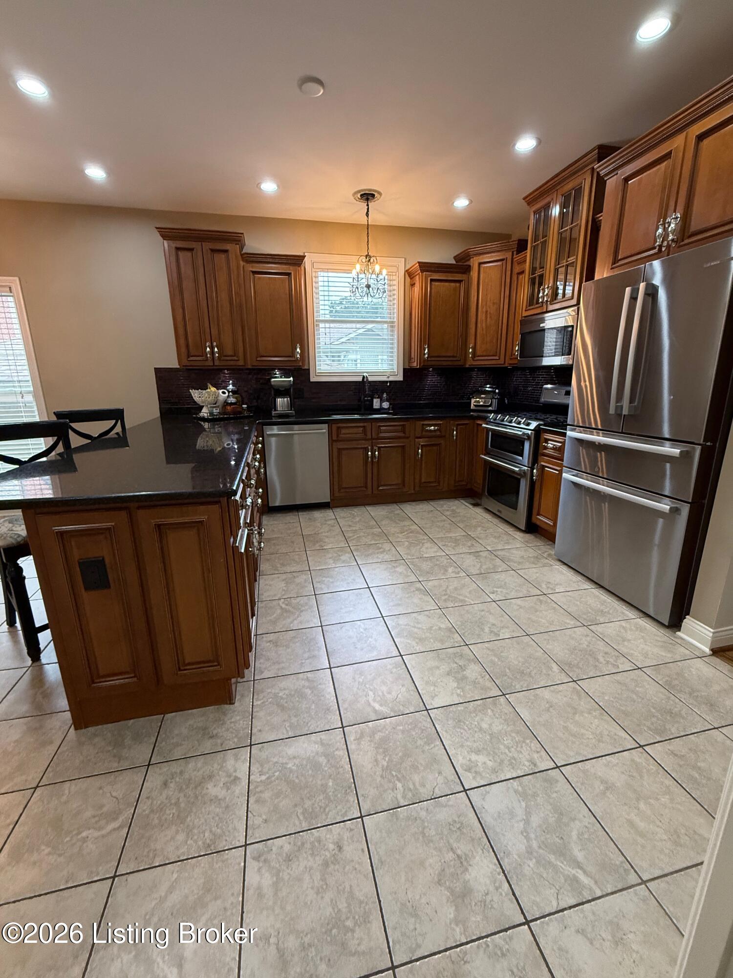 1004 Artisan Pkwy Property Photo 8