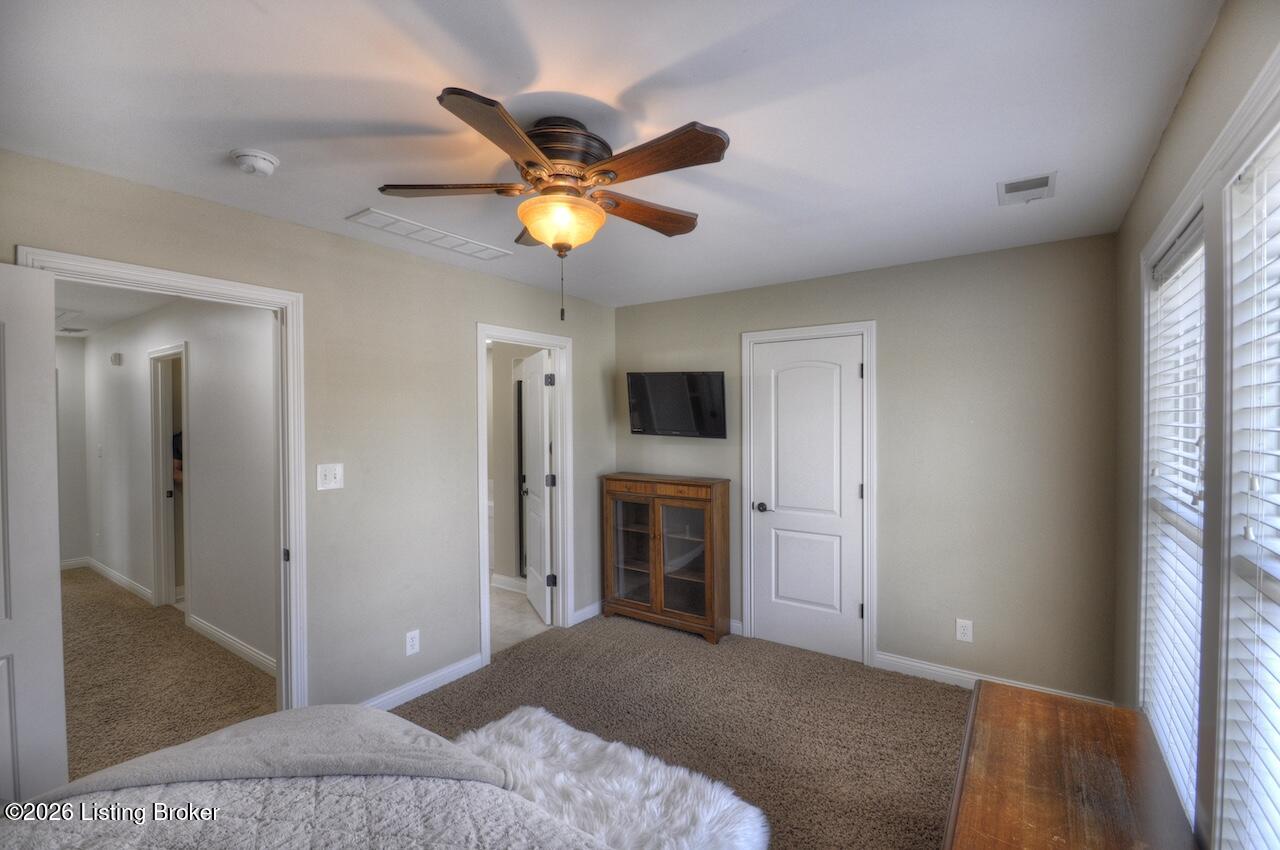 1004 Artisan Pkwy Property Photo 33