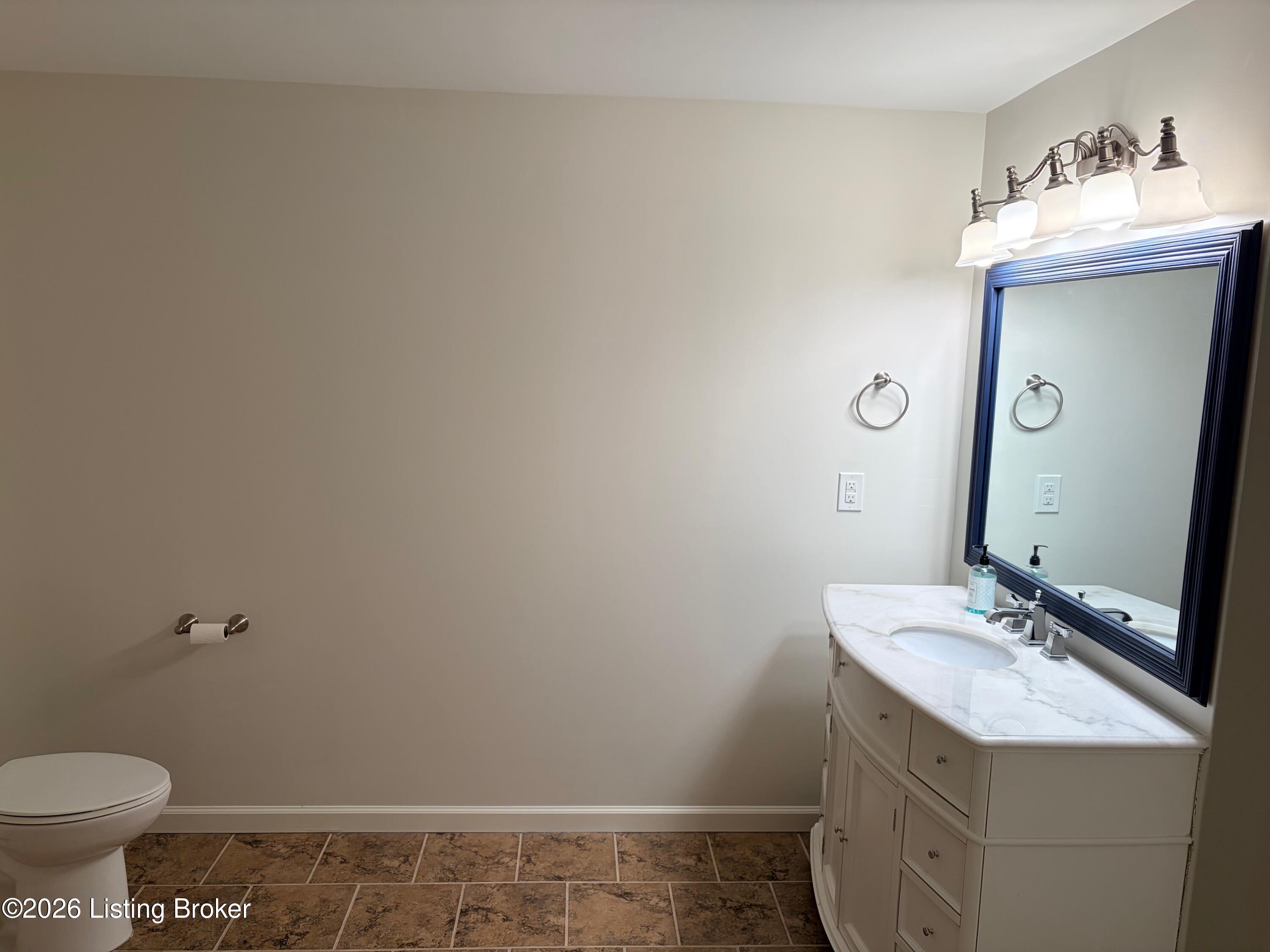 1004 Artisan Pkwy Property Photo 44