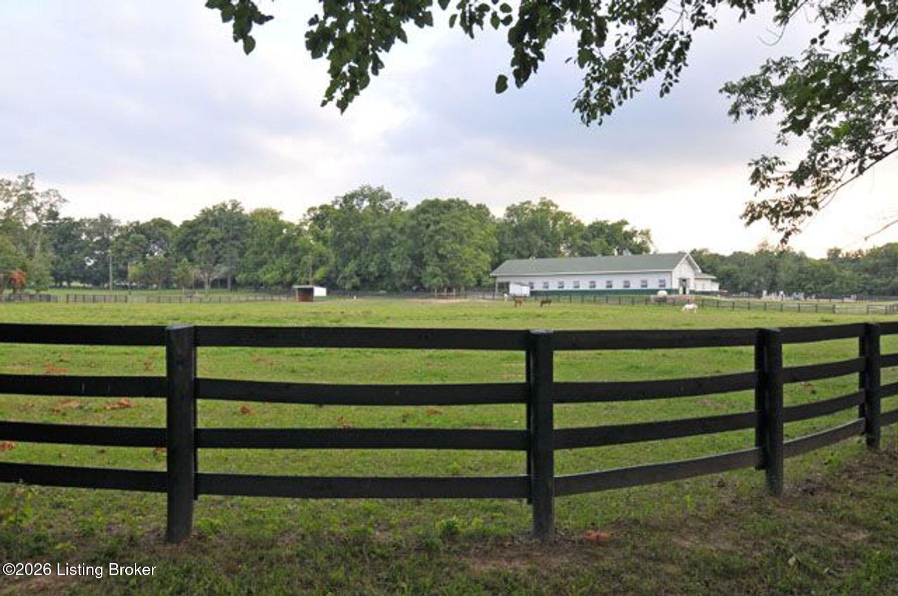 12404 Lucas Ln Property Photo 2