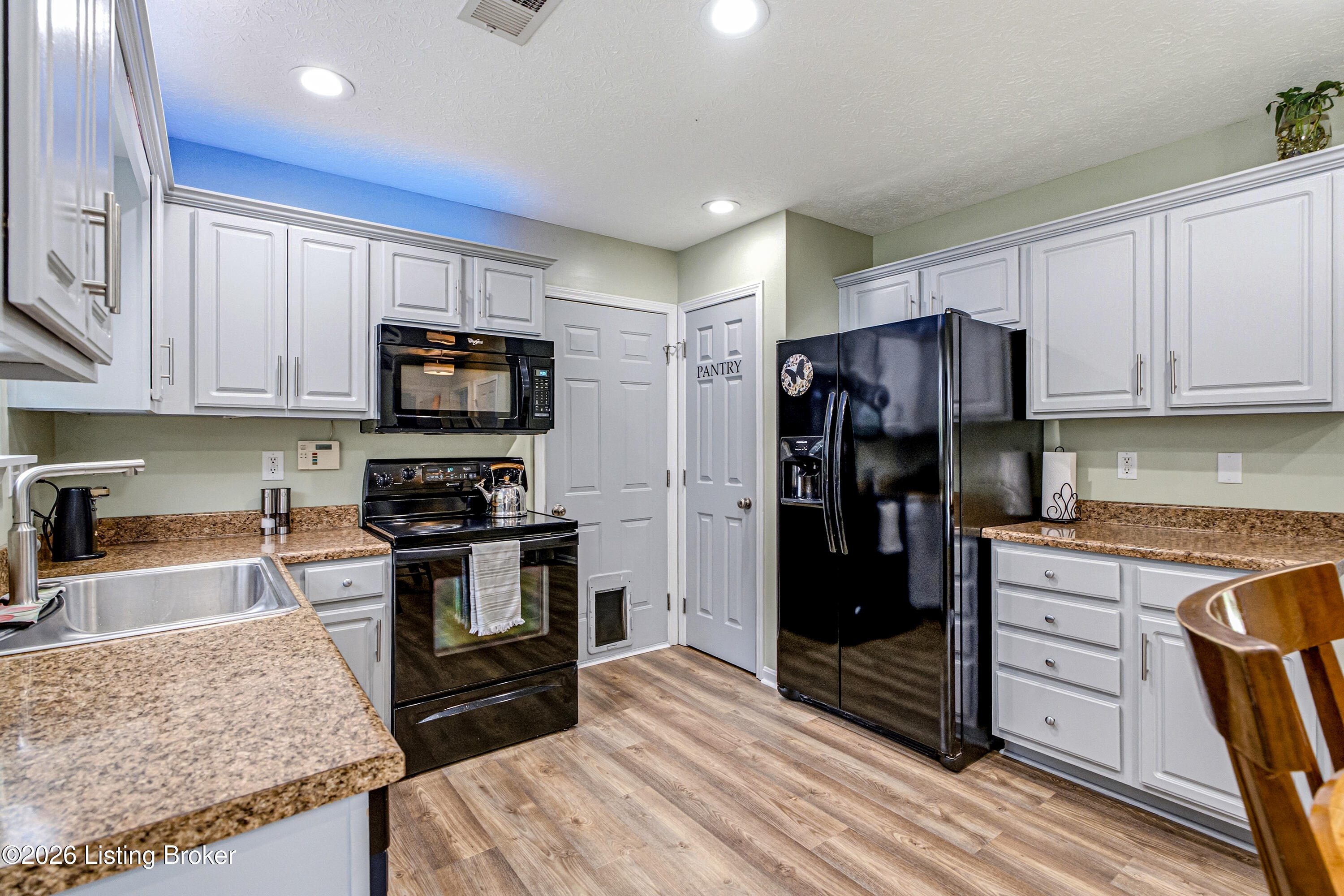 304 Madison Rae Blvd Property Photo 14