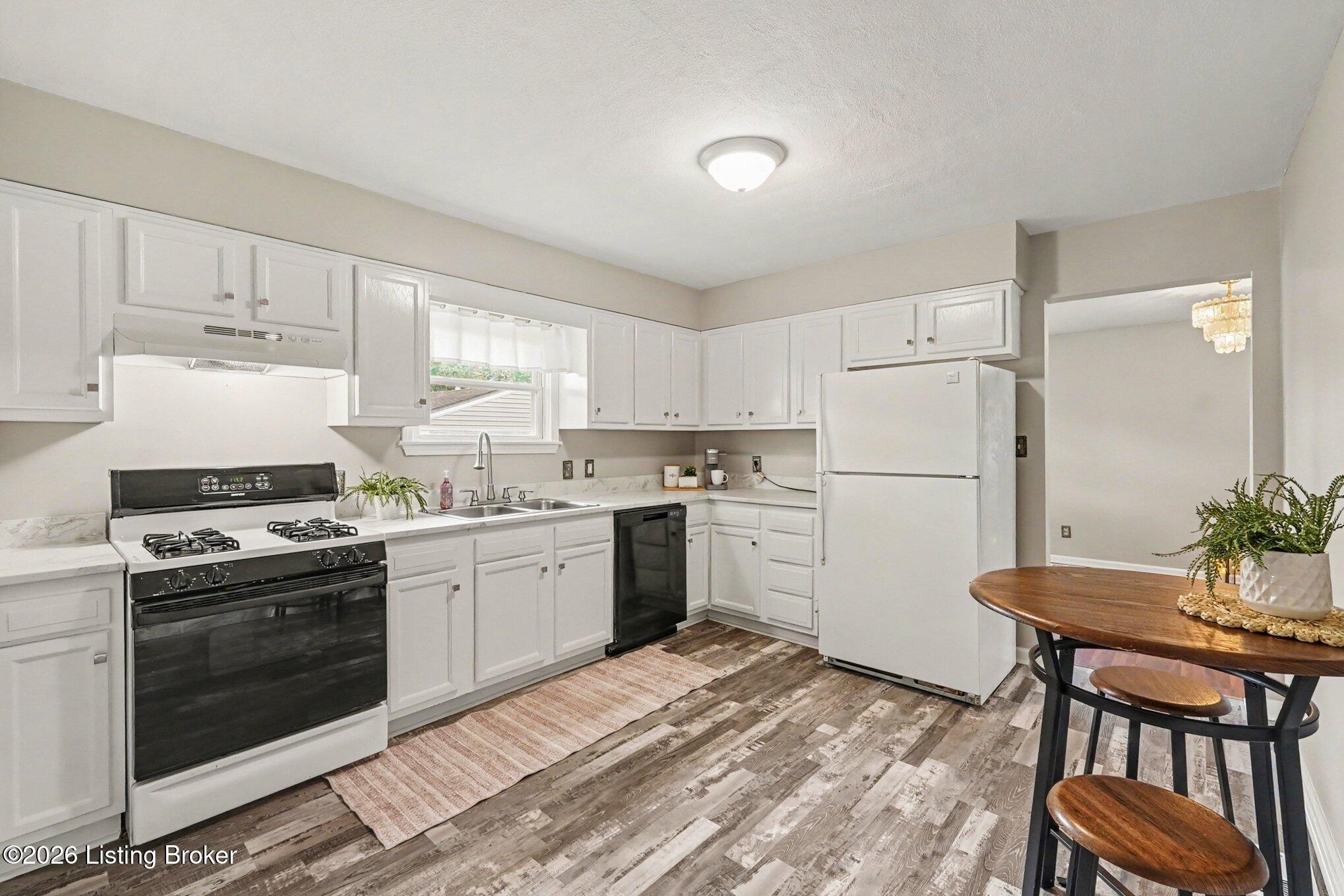 6101 Terry Rd Property Photo 5