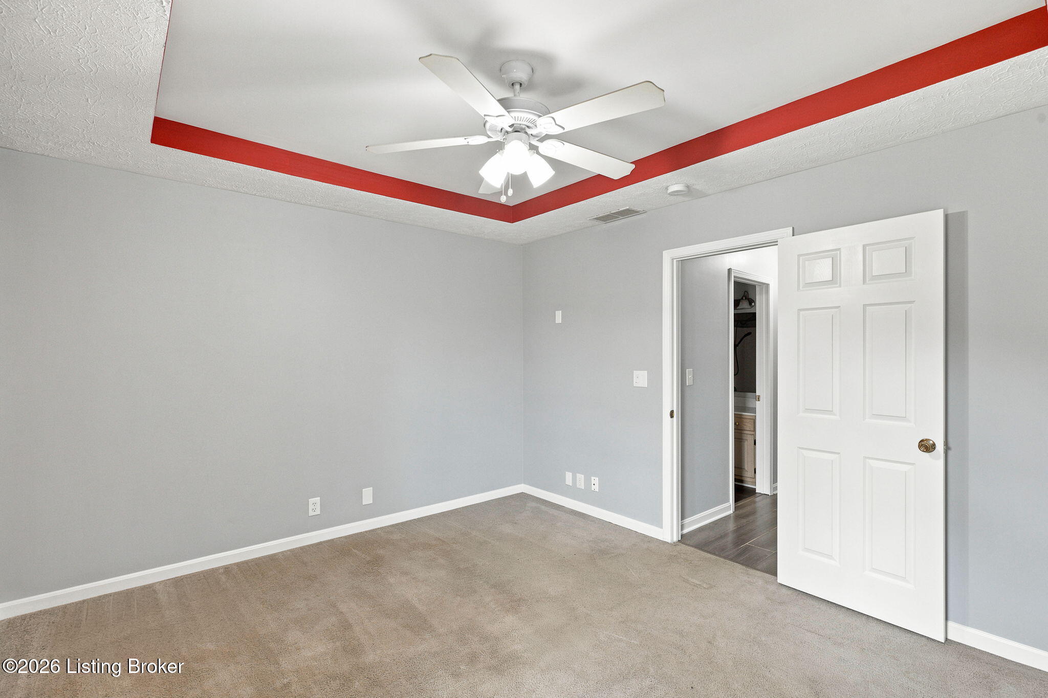 290 Tara Cir Property Photo 32