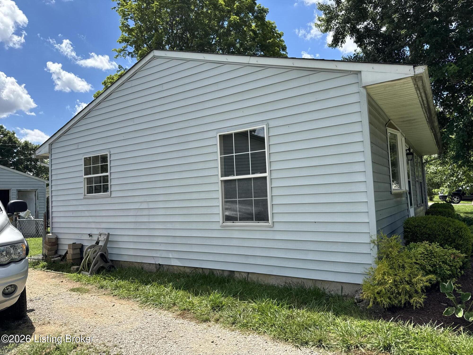 3202 Ainslie Way Property Photo 20