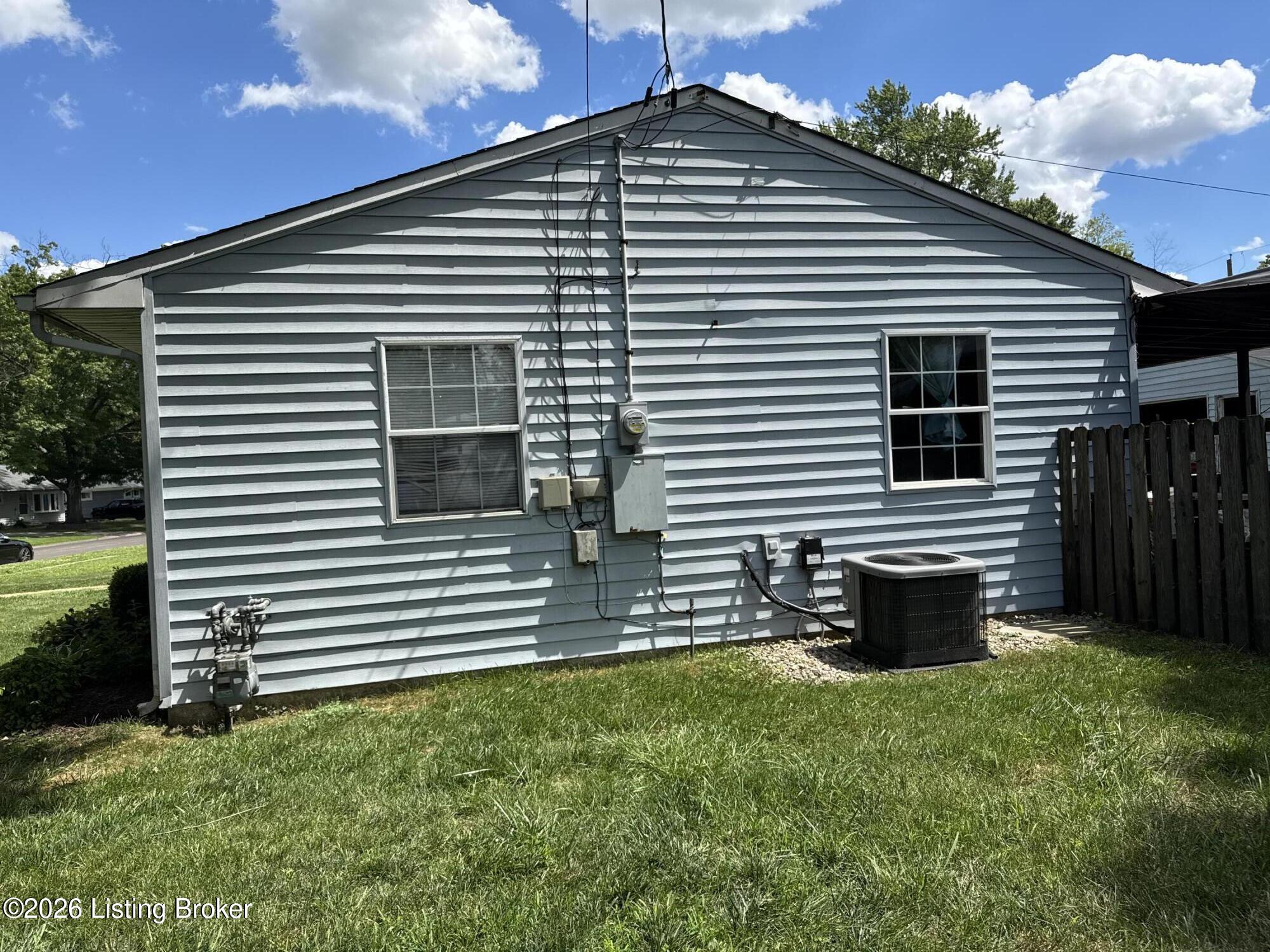 3202 Ainslie Way Property Photo 21