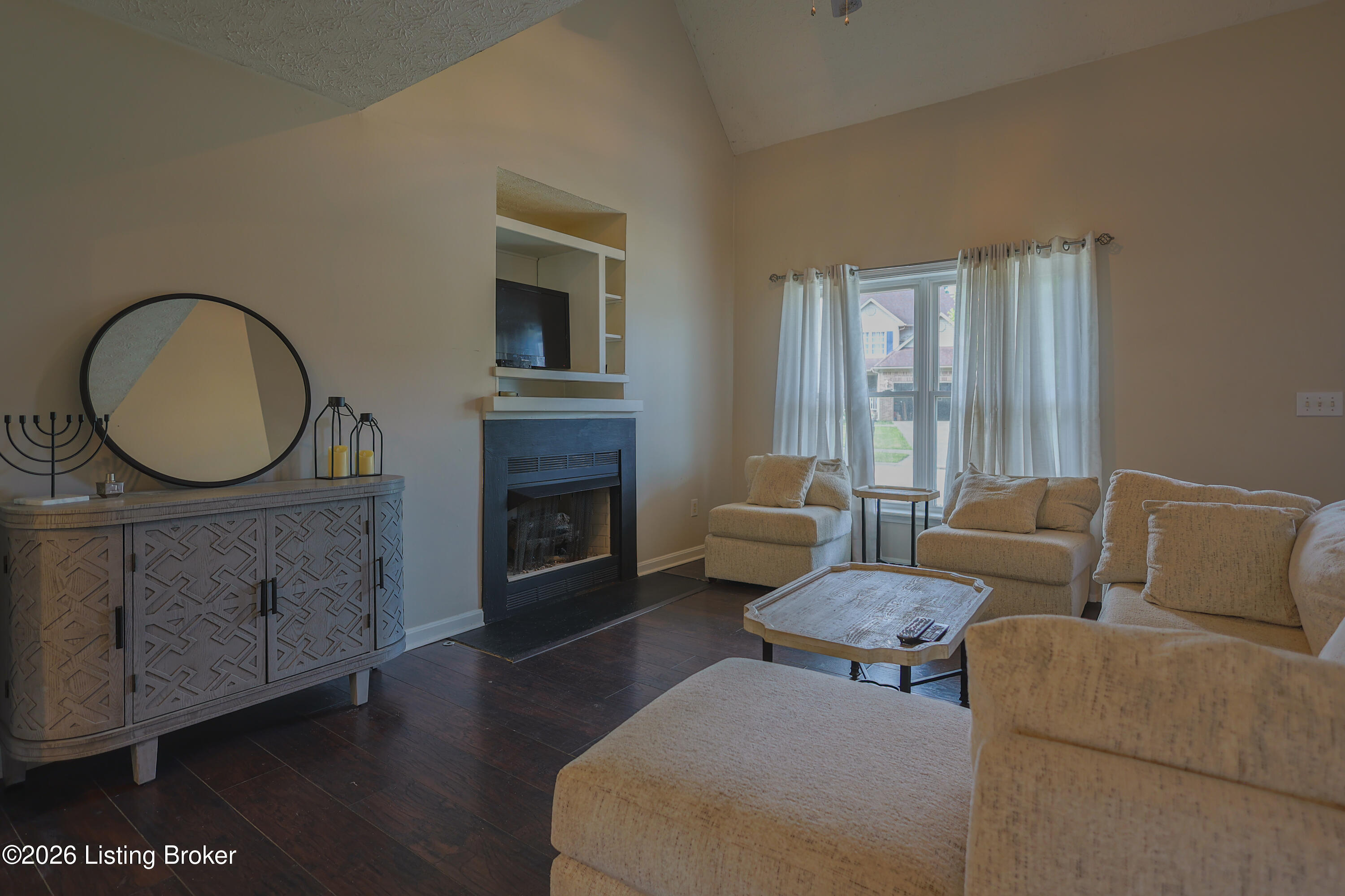 7101 Alma June Way Property Photo 5