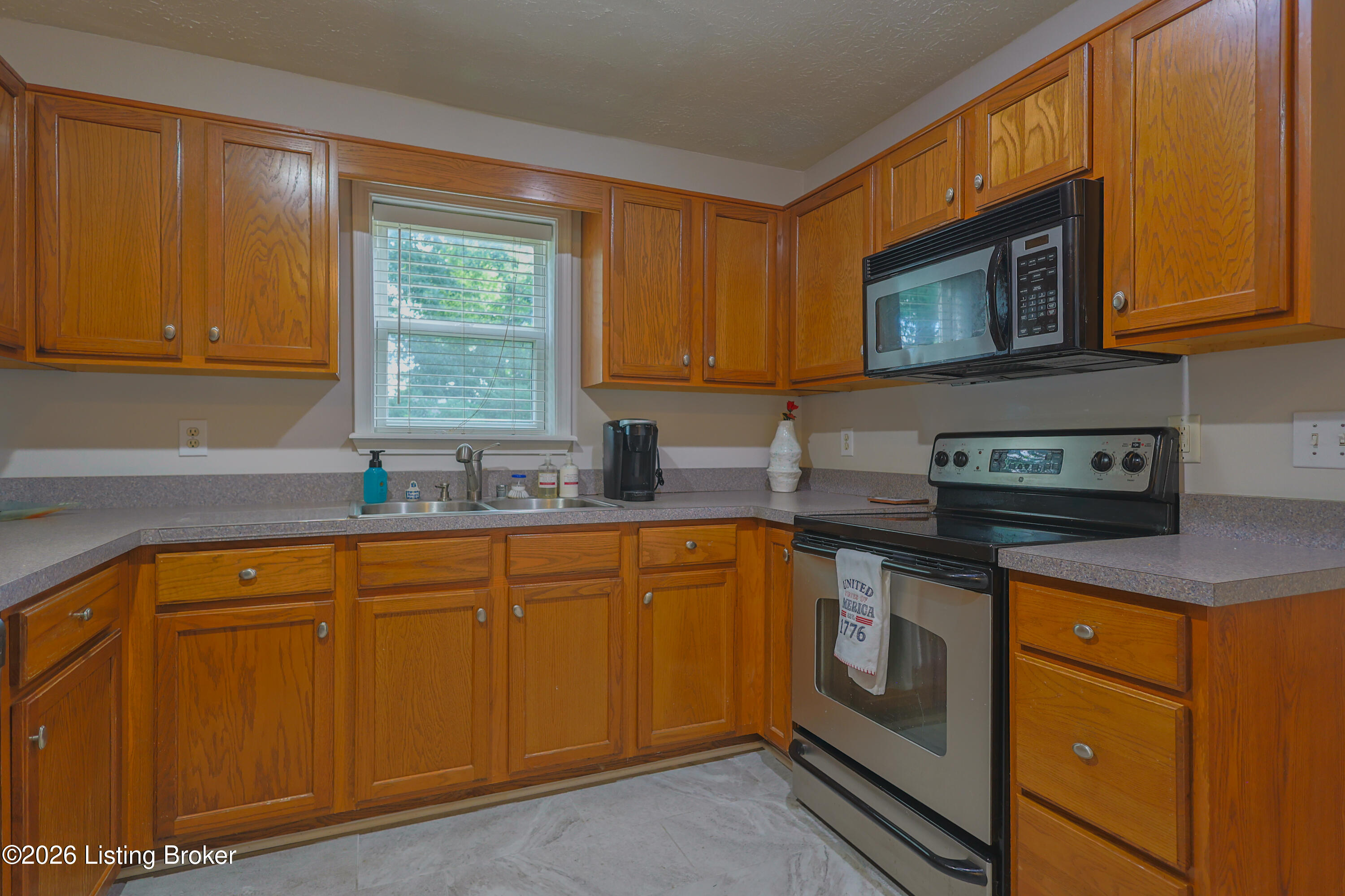 7101 Alma June Way Property Photo 10