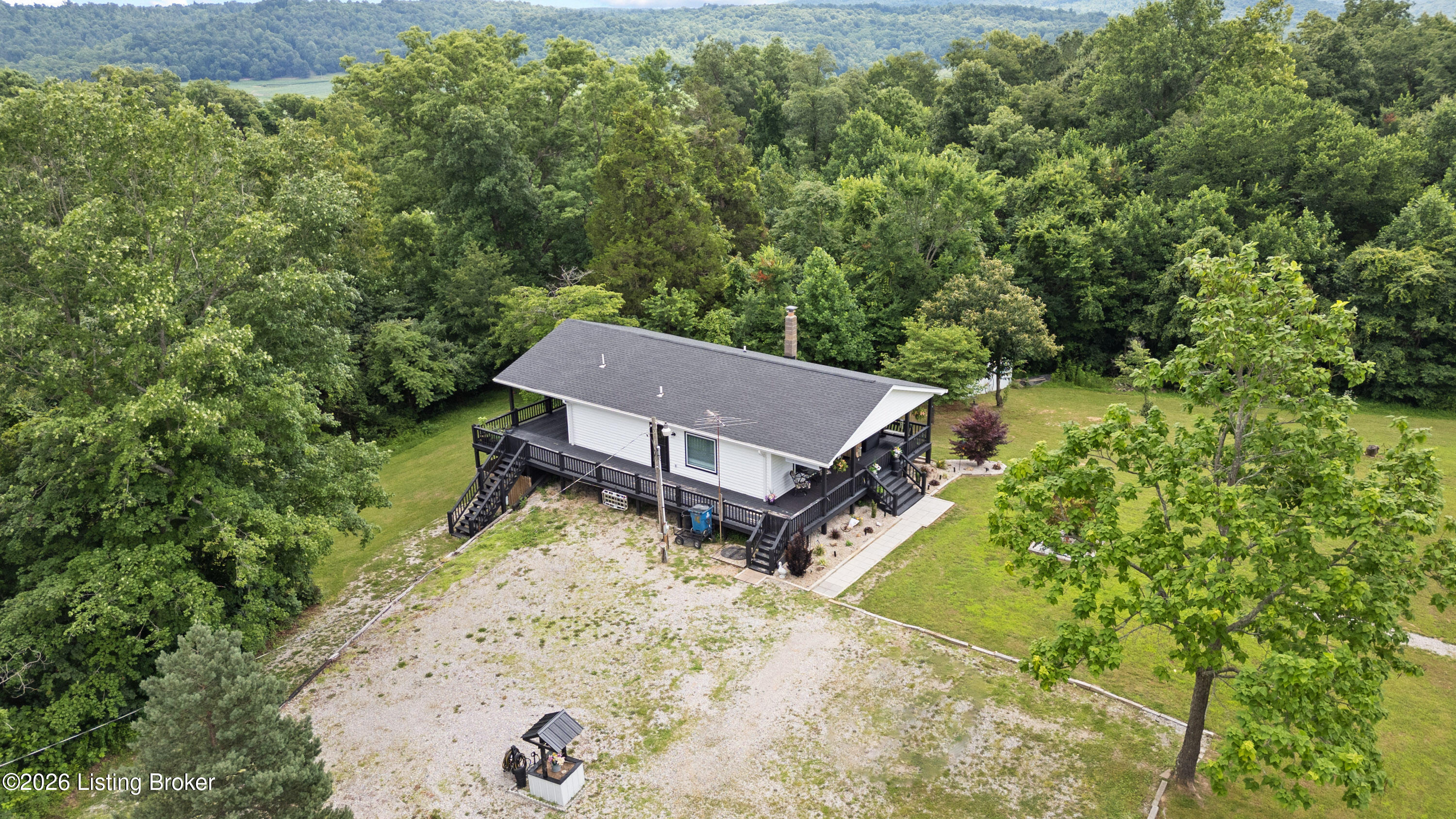 78 Jewell Ln Property Photo 6