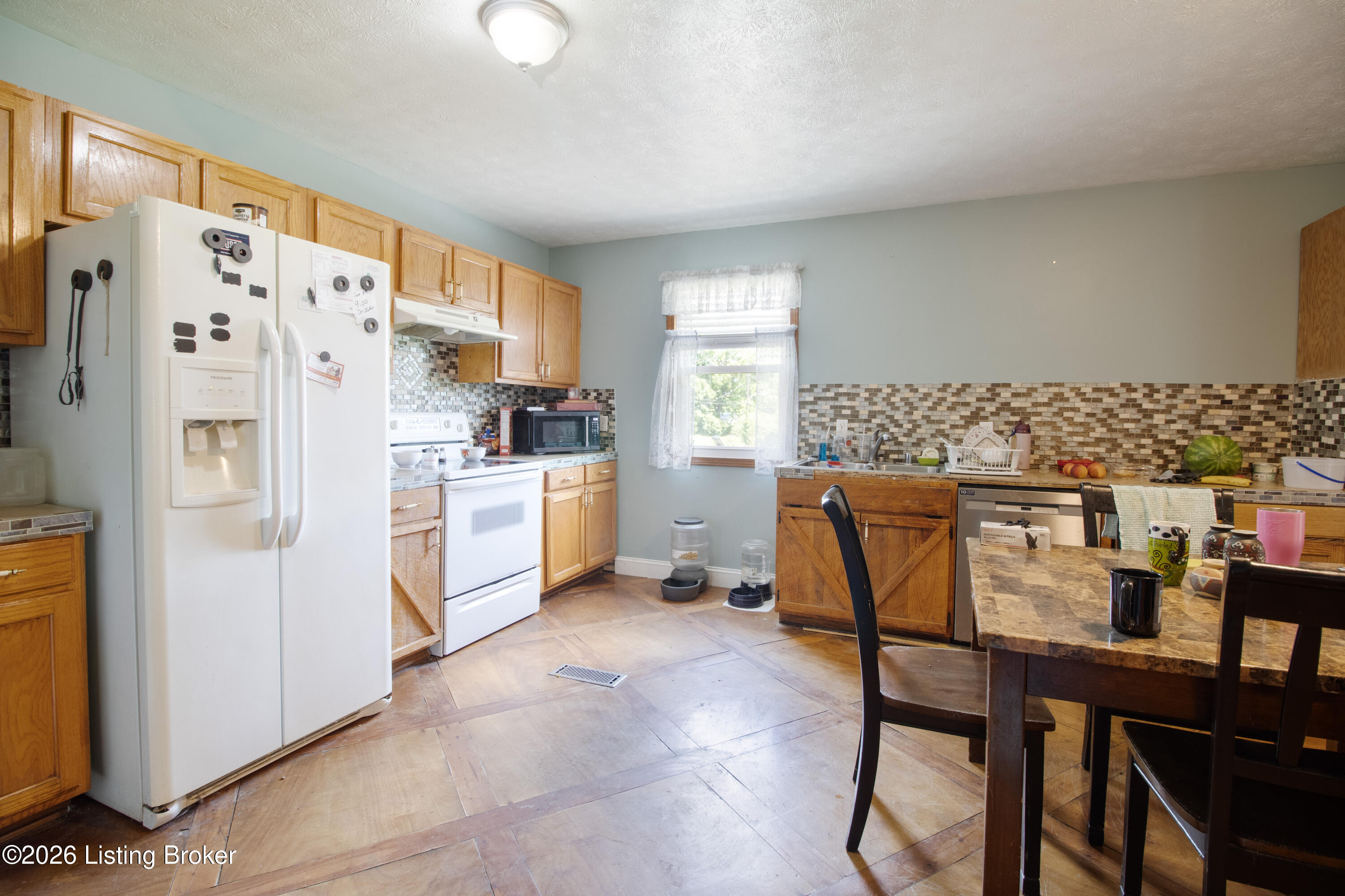 518 Stone St Property Photo 17
