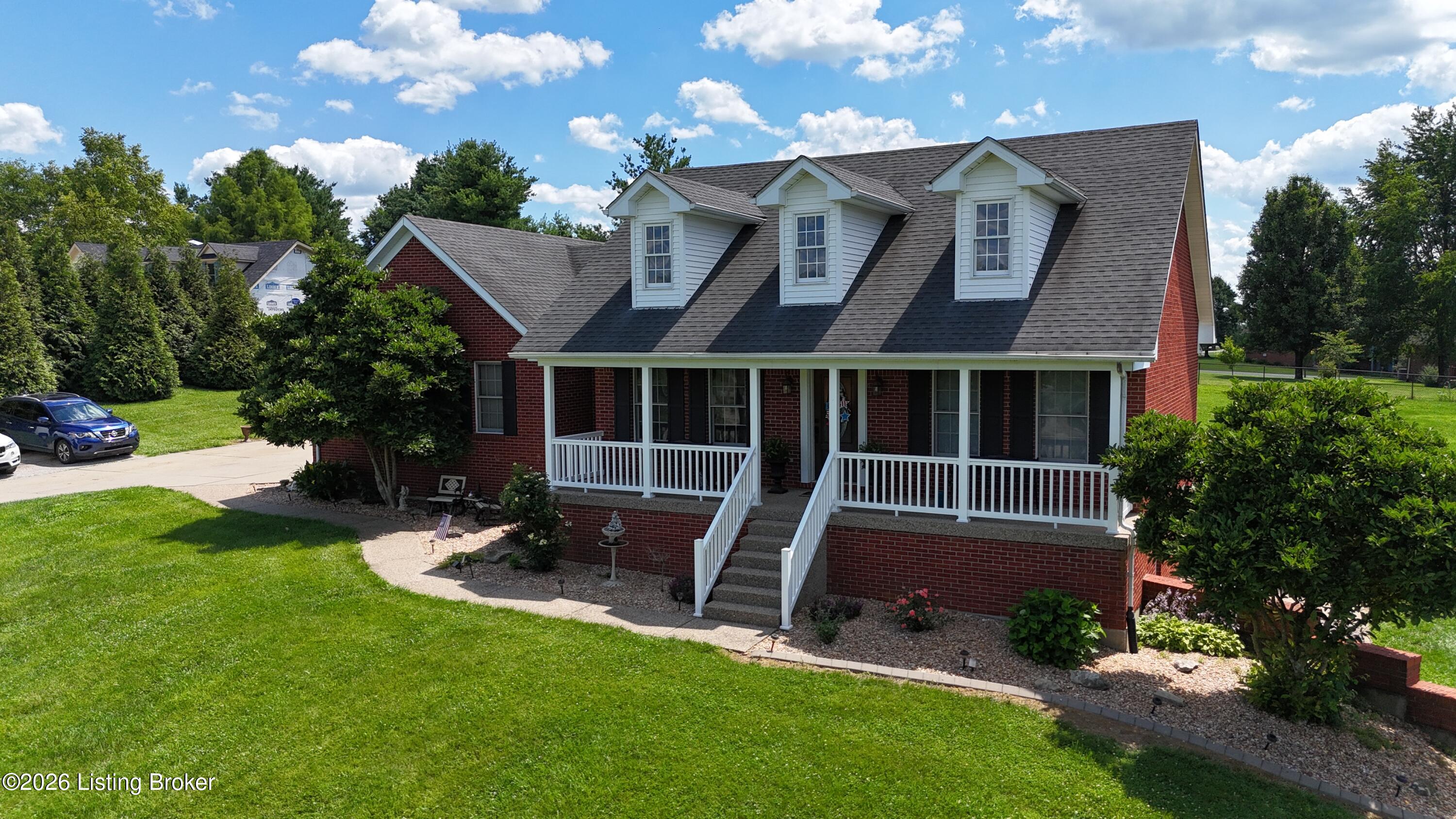 1028 Eagle Pass Property Photo 4