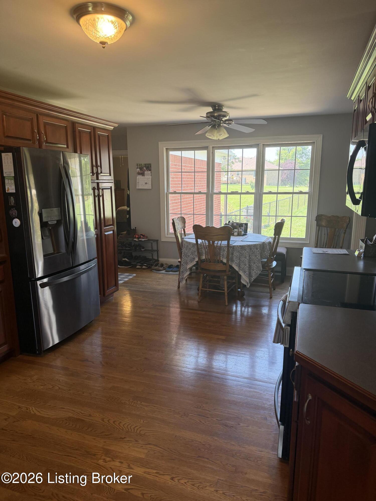 1028 Eagle Pass Property Photo 6