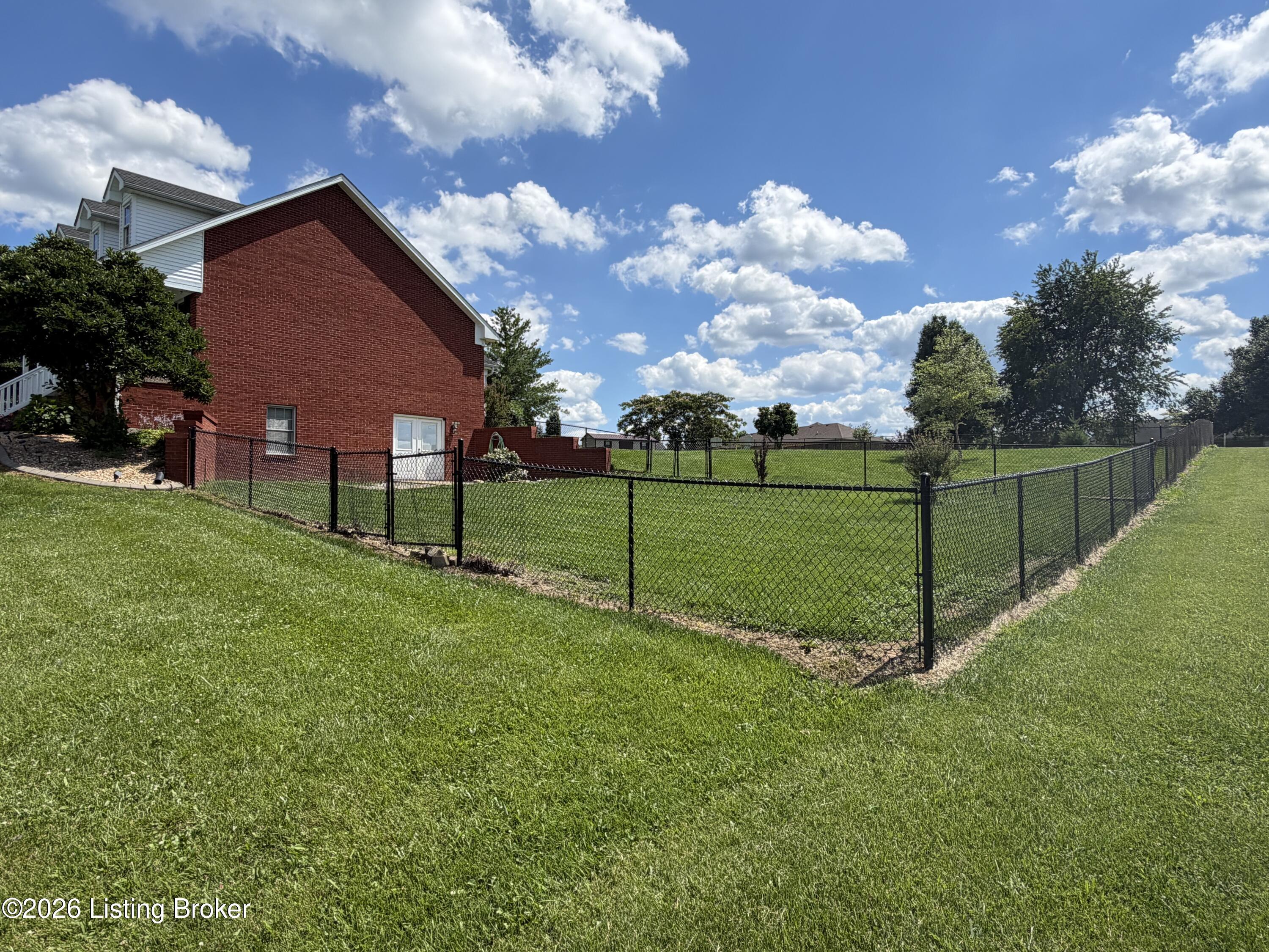 1028 Eagle Pass Property Photo 28