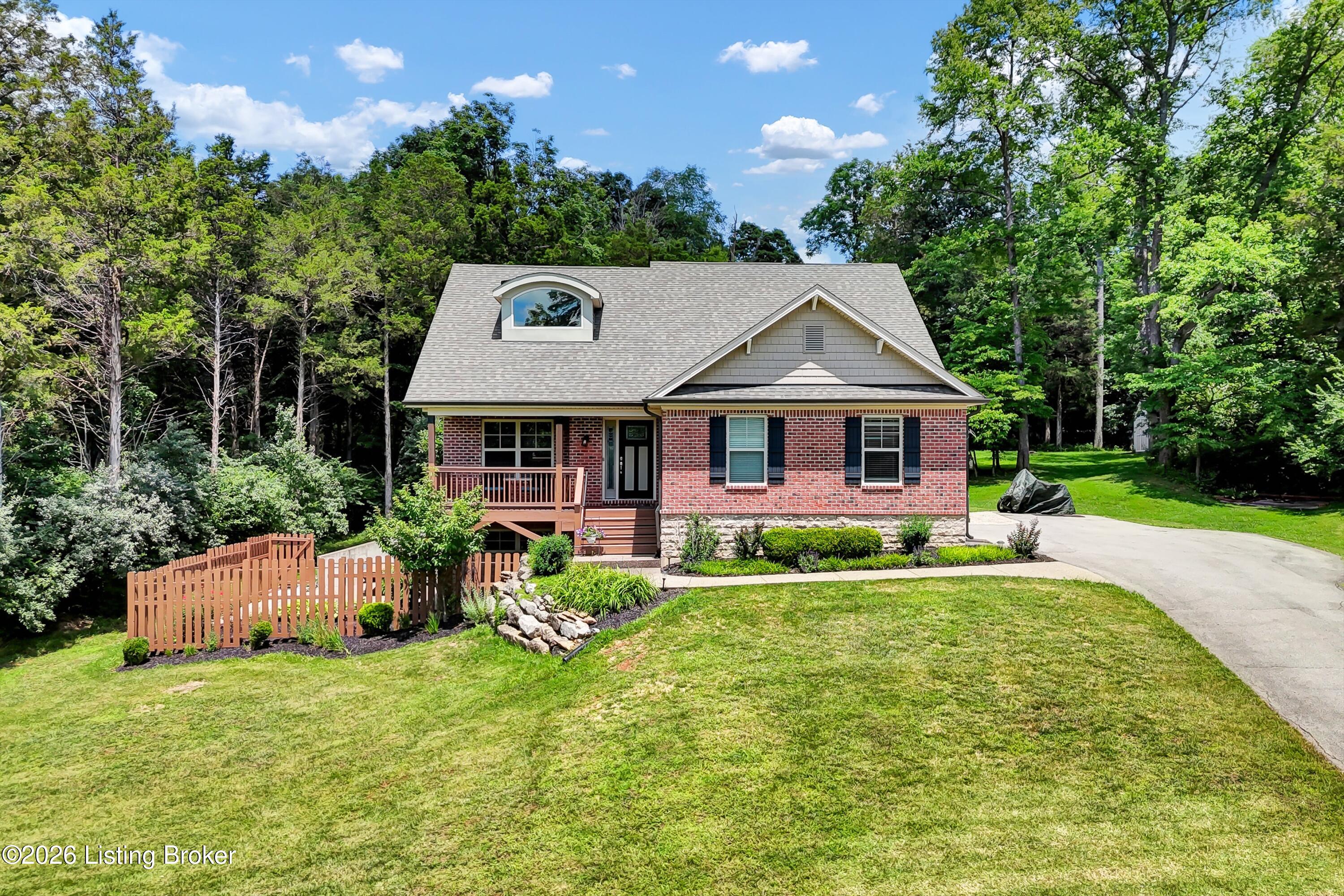 2823 Hollow Oak Dr Property Photo 1