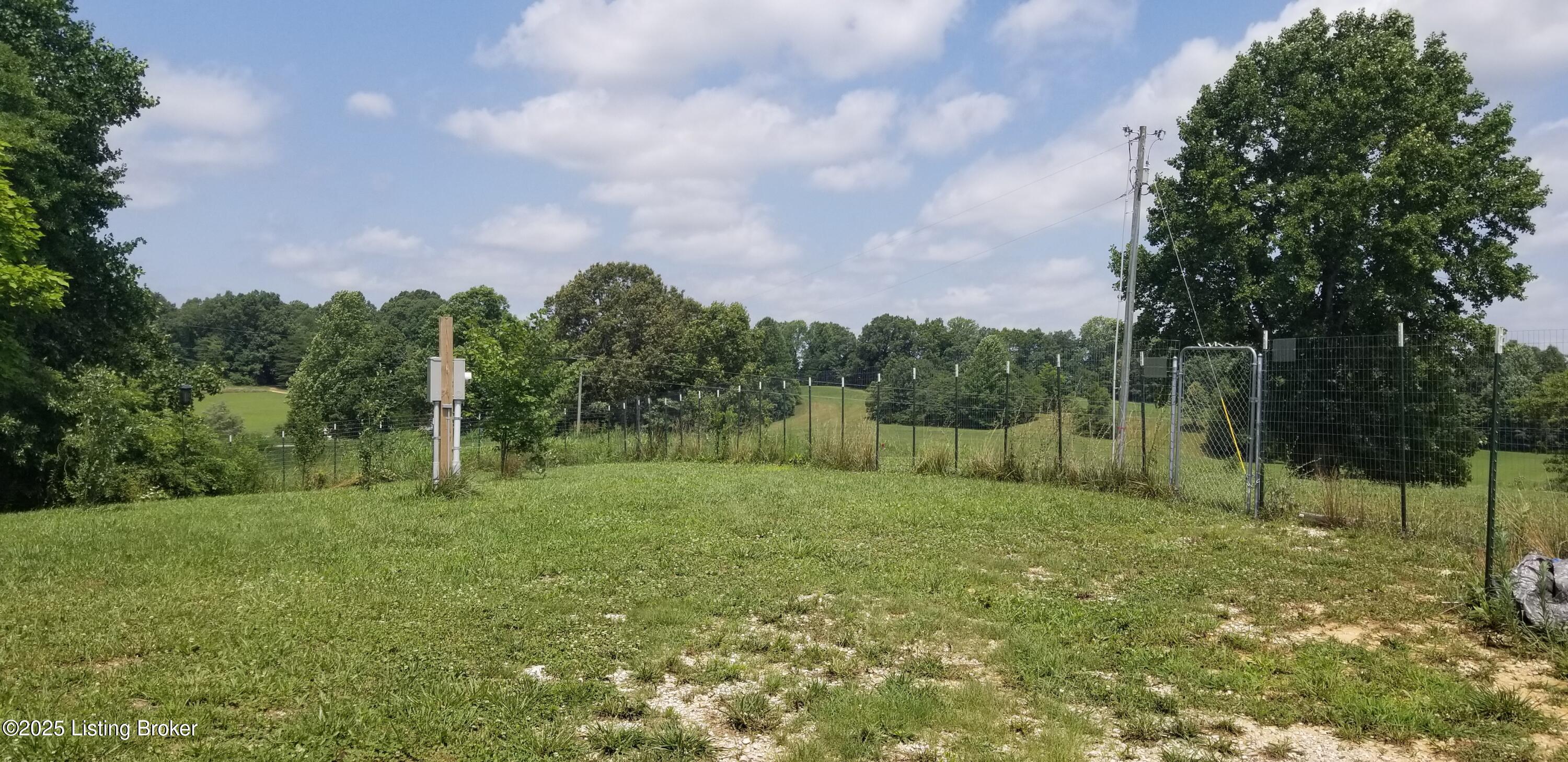 555 Fields Ln Property Photo 15