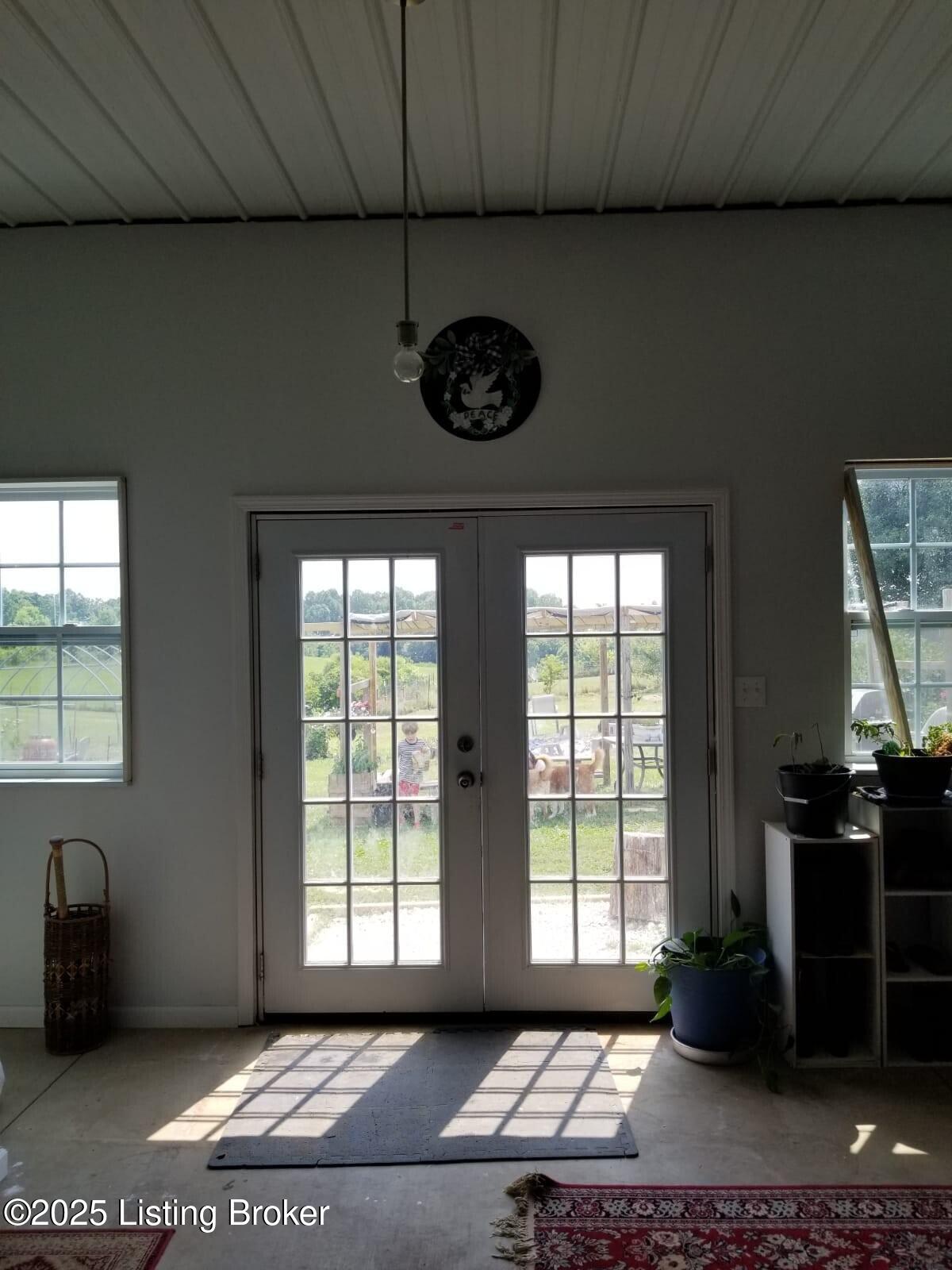 555 Fields Ln Property Photo 22