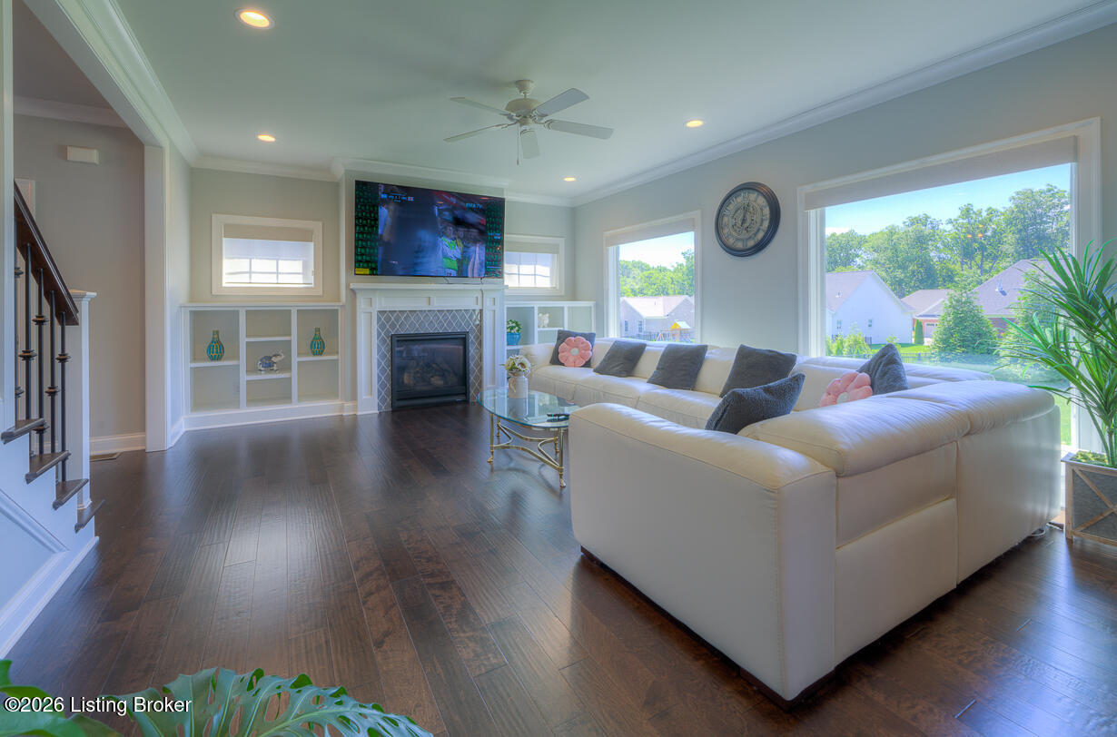 3604 Aspen Creek Dr Property Photo 2