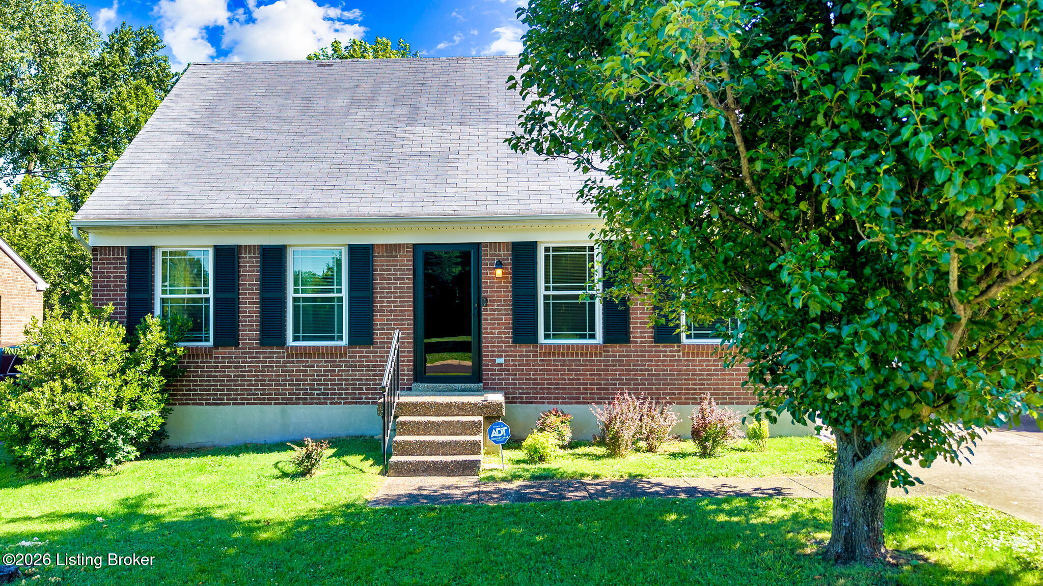 3821 Hillcross Dr Property Photo 2