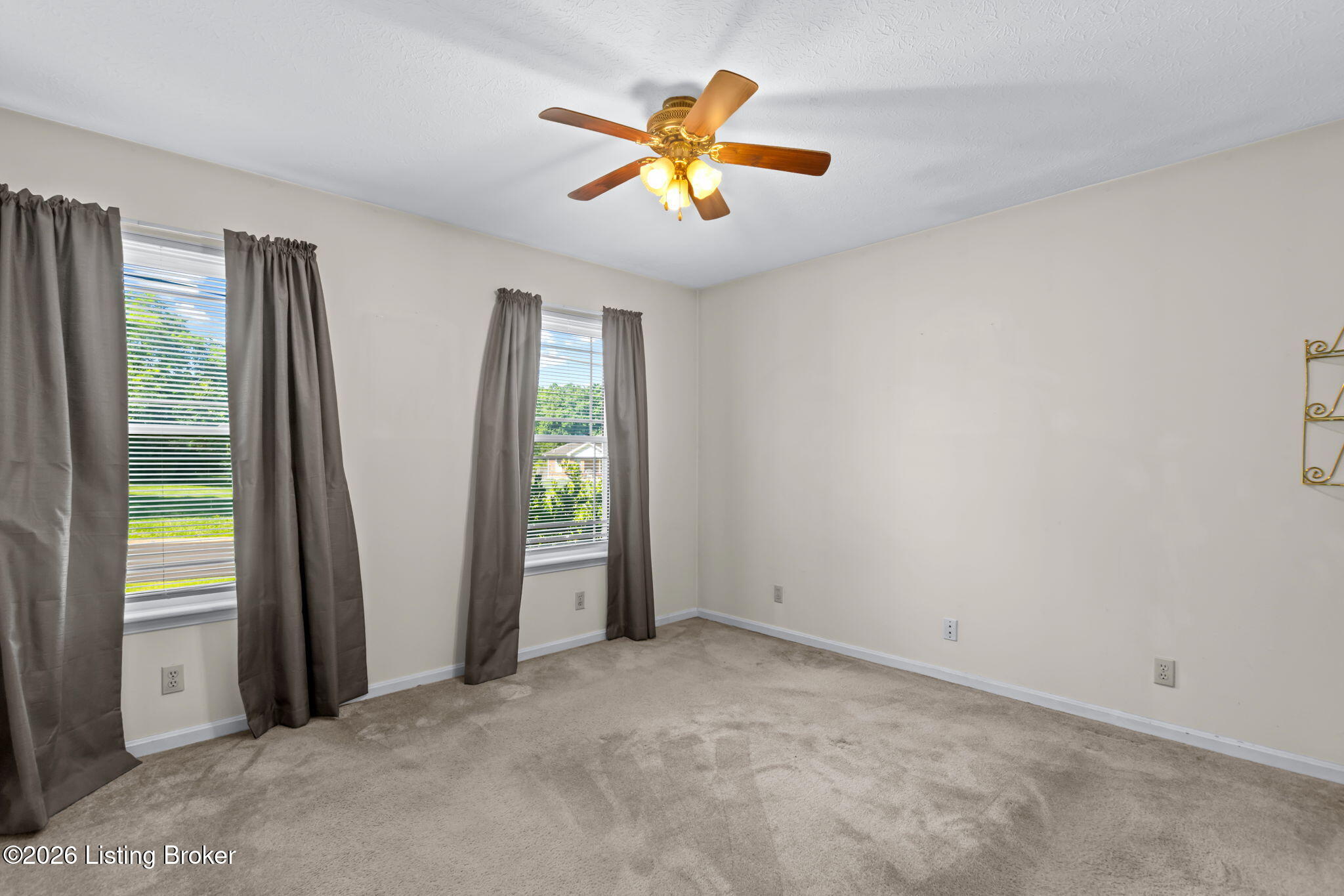 3821 Hillcross Dr Property Photo 20