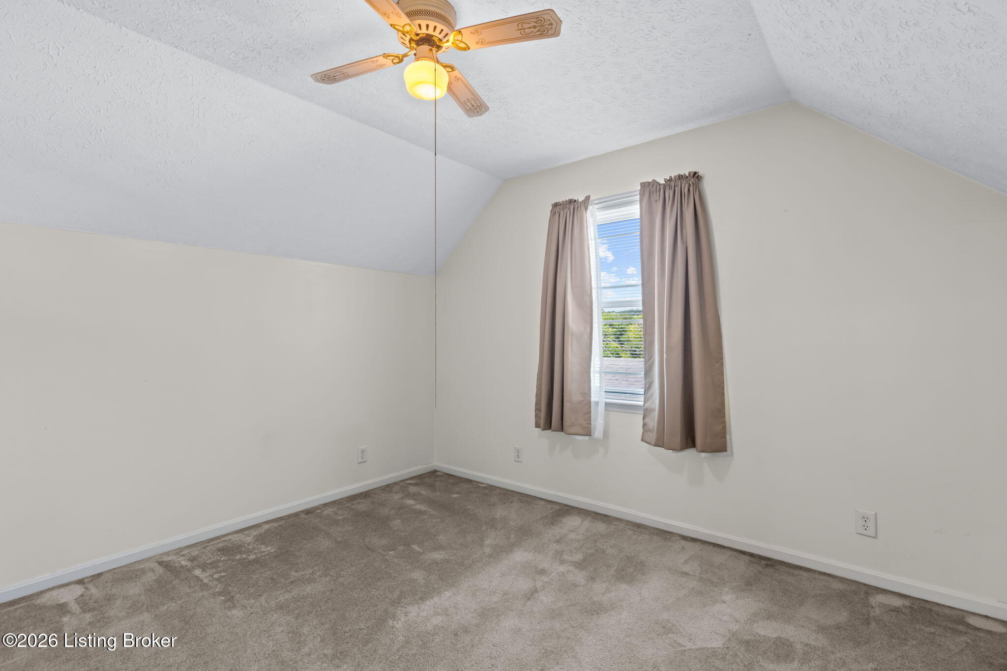 3821 Hillcross Dr Property Photo 32