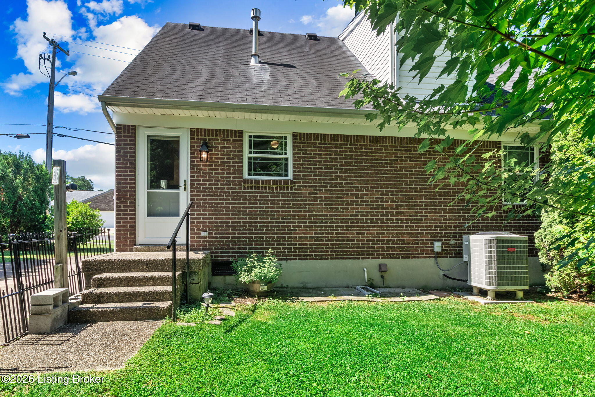 3821 Hillcross Dr Property Photo 39