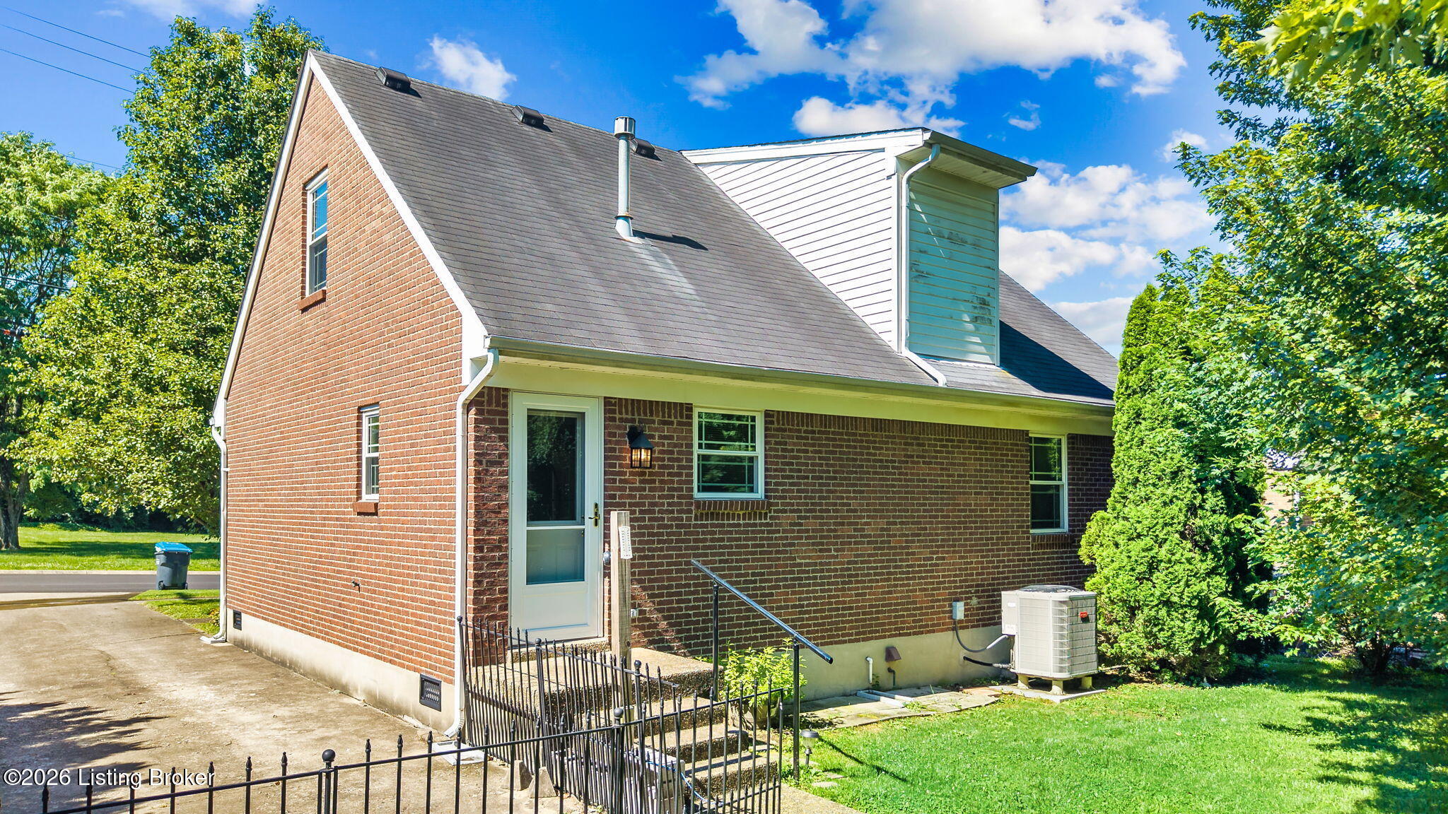 3821 Hillcross Dr Property Photo 40