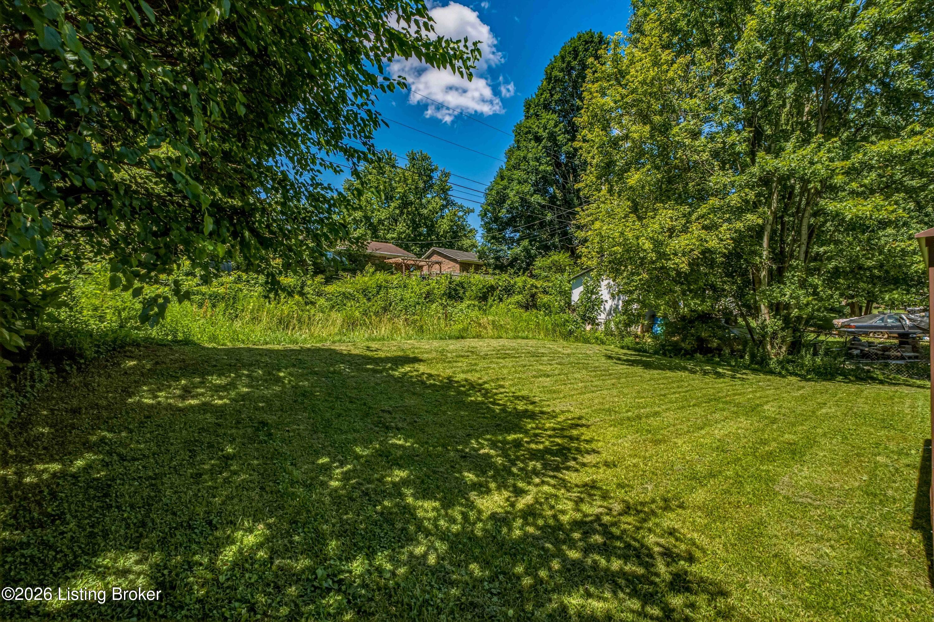 163 E Airview Dr Property Photo 3
