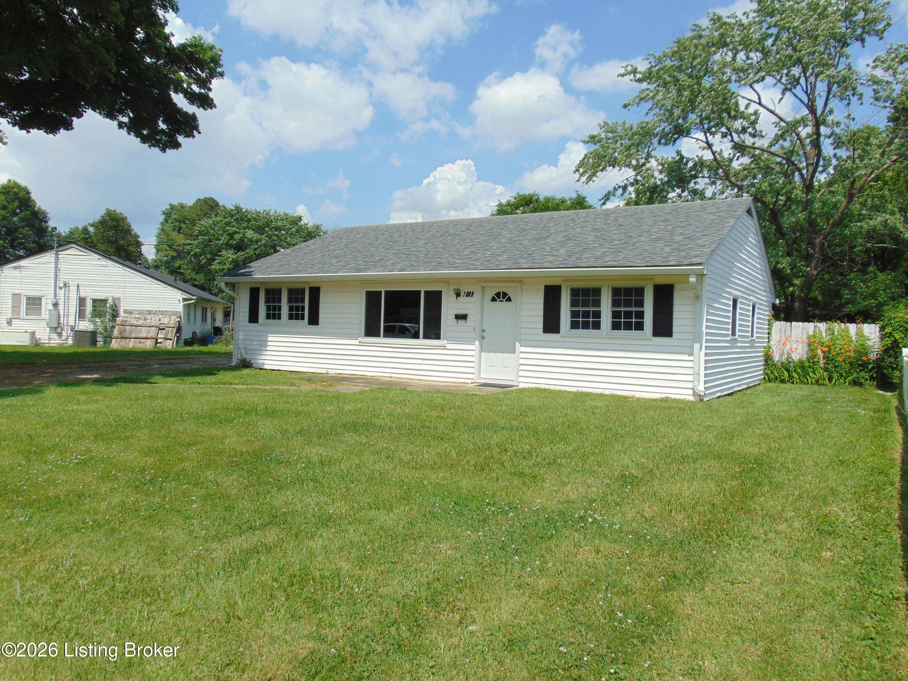 7009 Rainbow Dr Property Photo 2