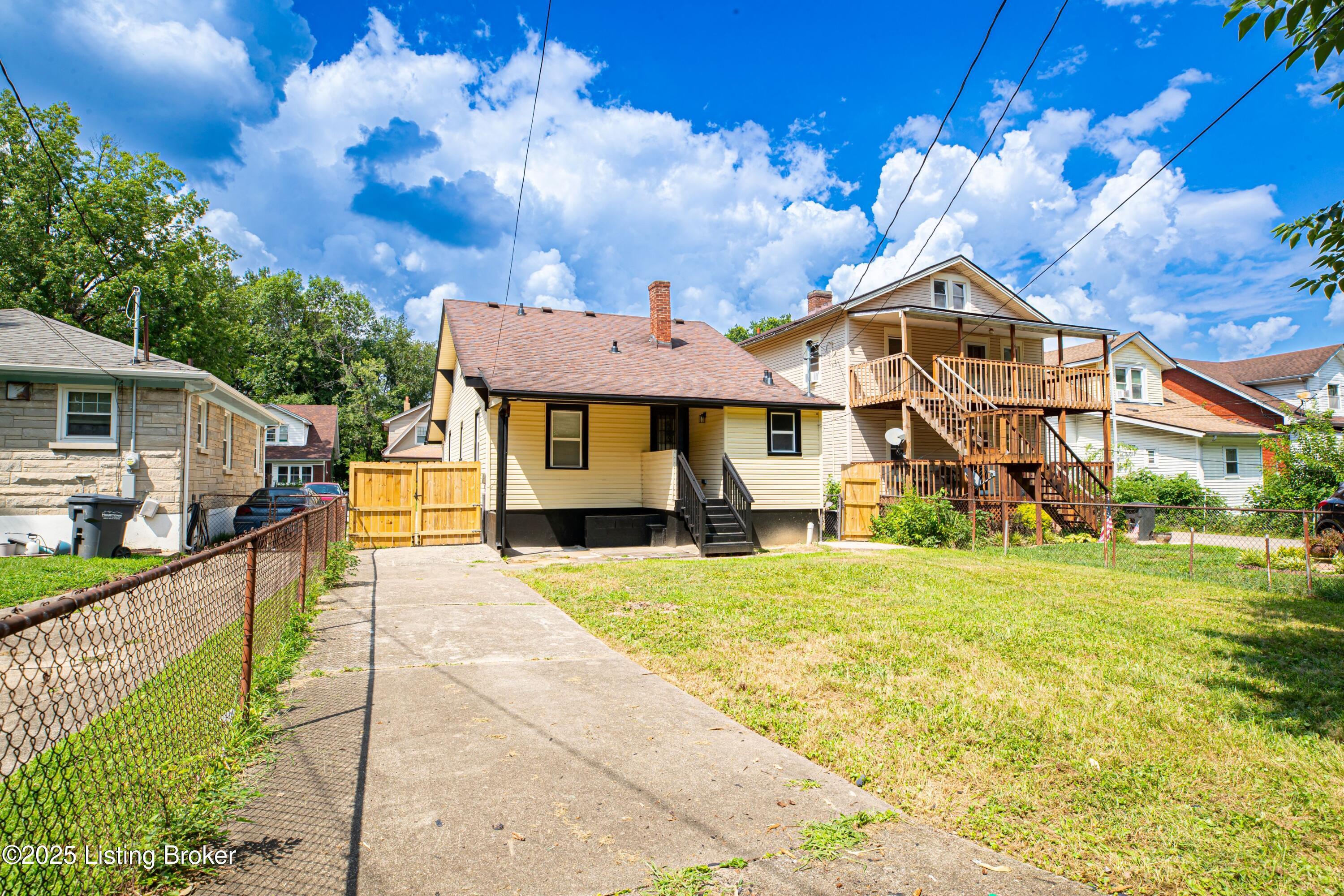 2108 Oregon Ave Property Photo 3