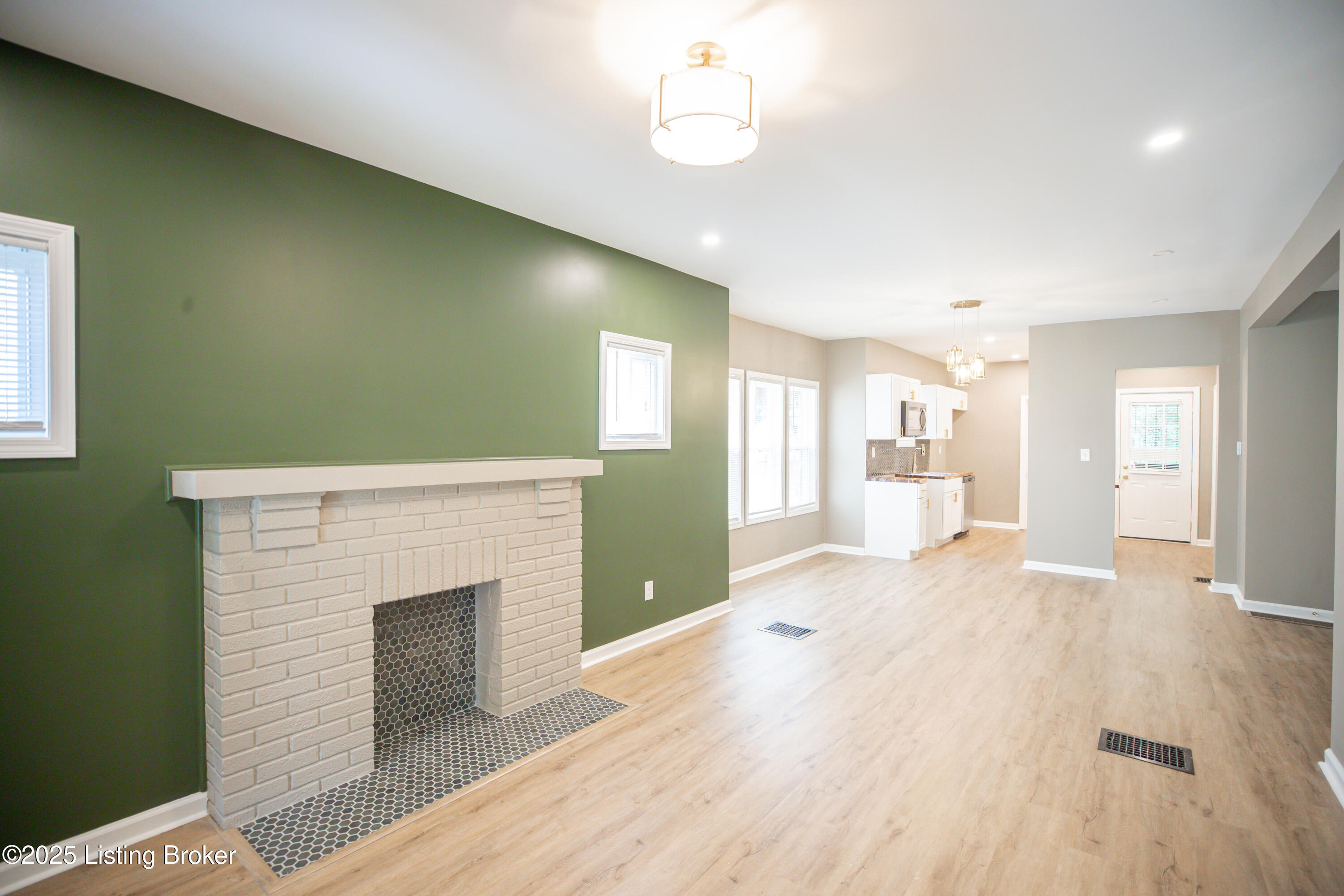 2108 Oregon Ave Property Photo 5
