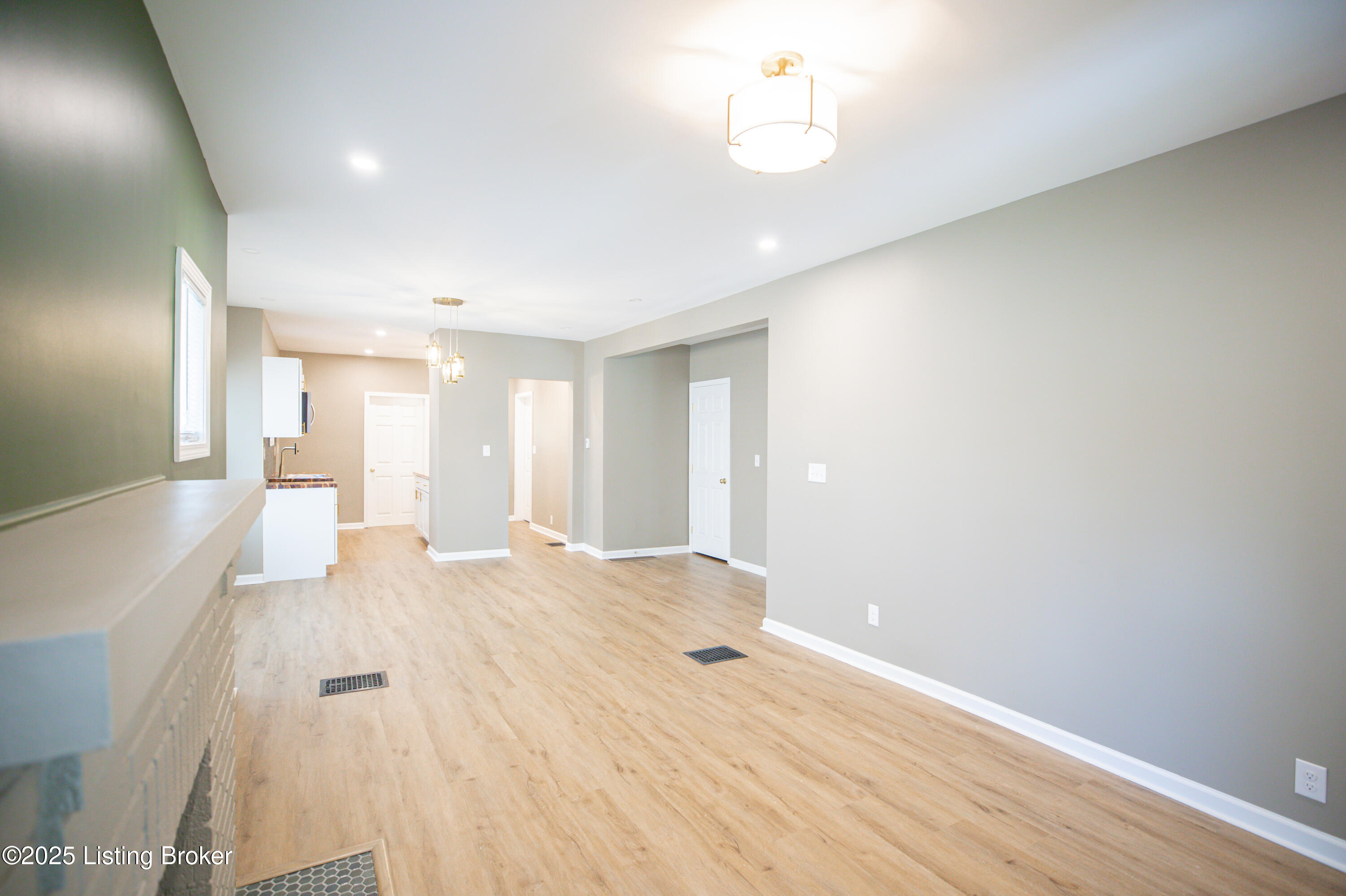 2108 Oregon Ave Property Photo 8