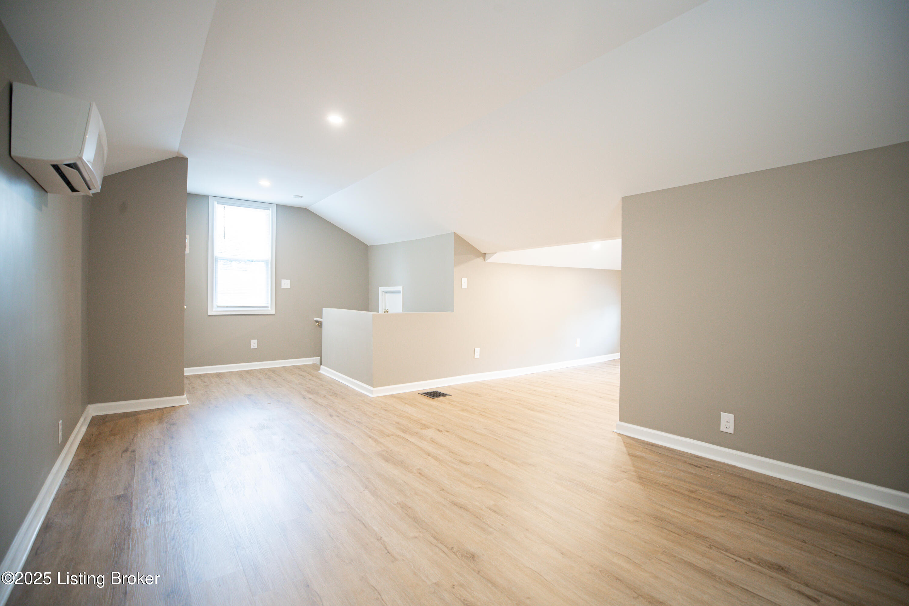 2108 Oregon Ave Property Photo 21