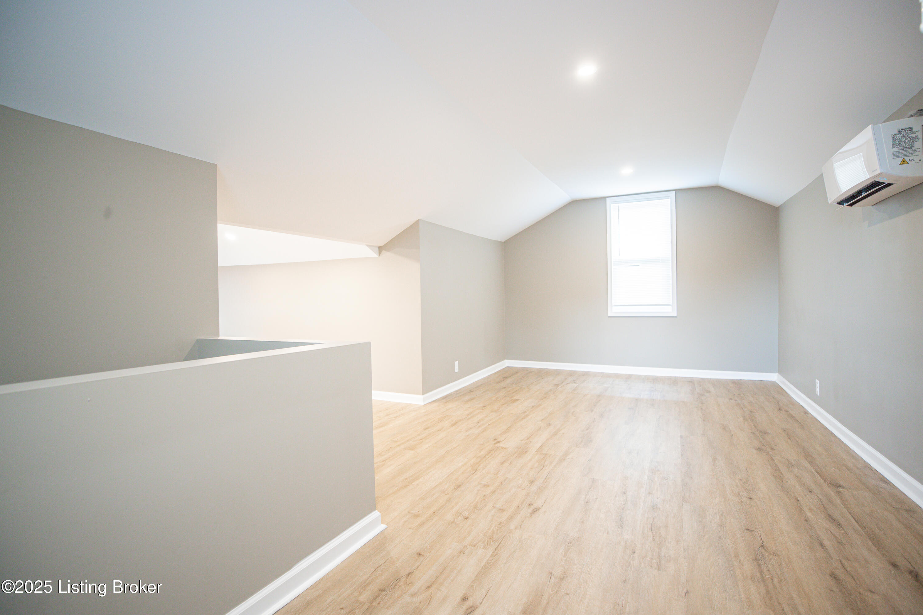 2108 Oregon Ave Property Photo 22