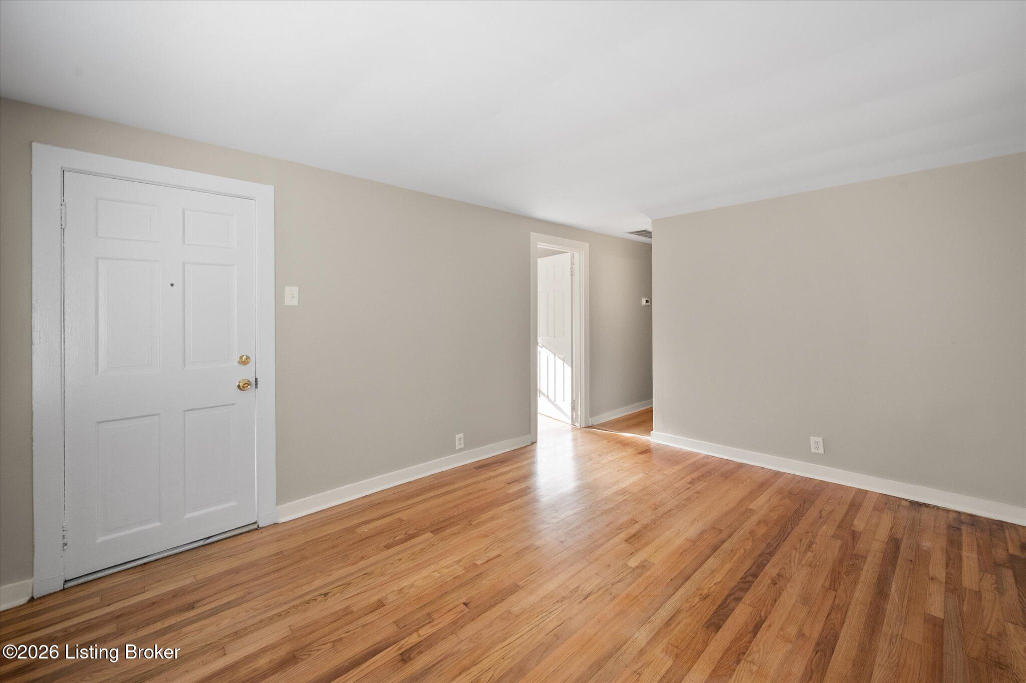 826 Brentwood Ave Property Photo 6
