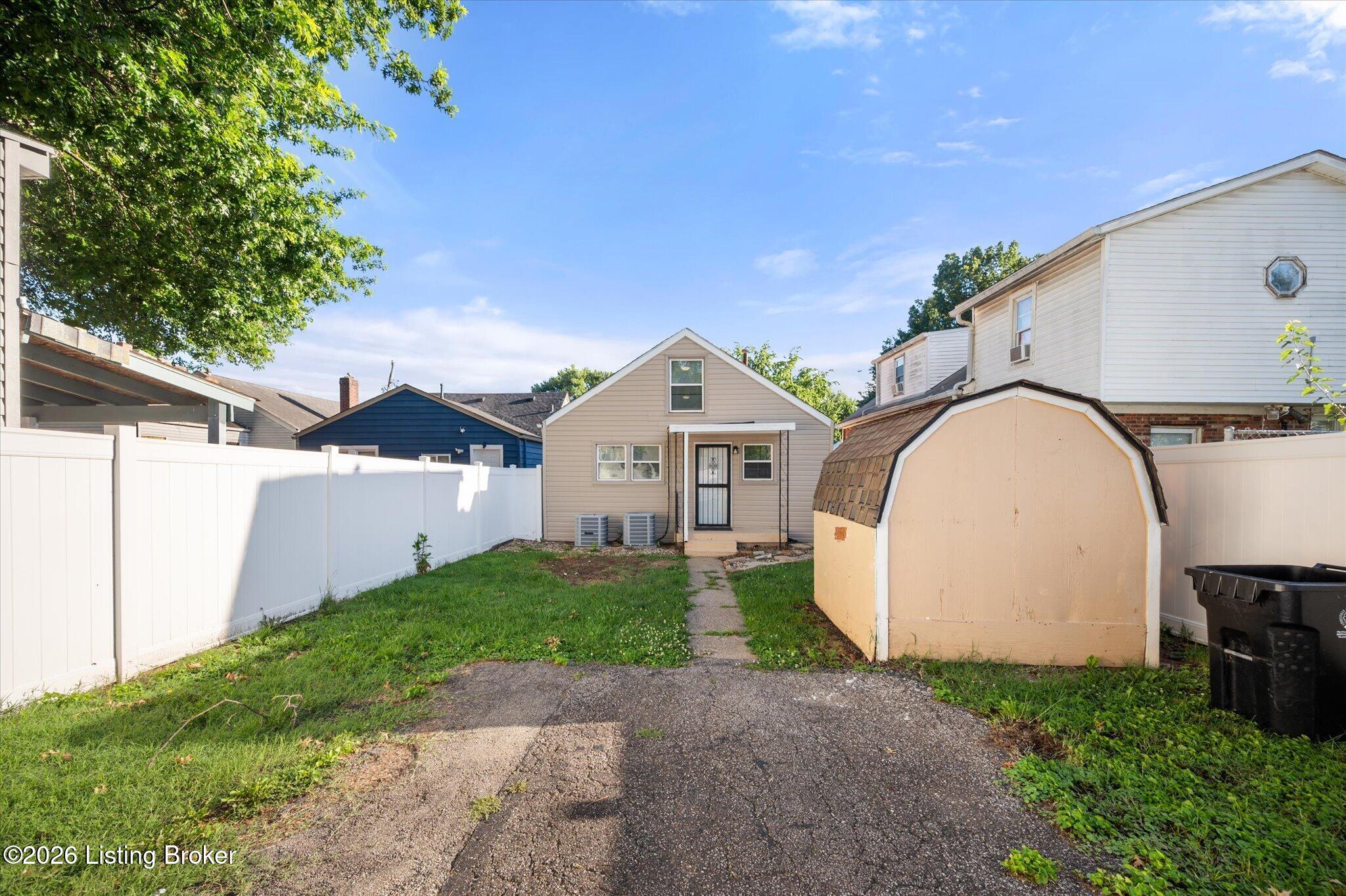 826 Brentwood Ave Property Photo 30