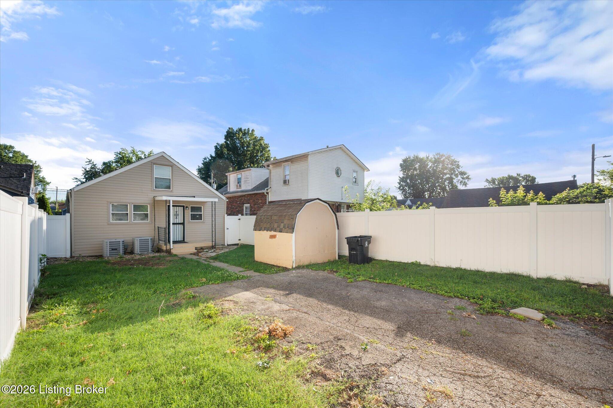 826 Brentwood Ave Property Photo 31