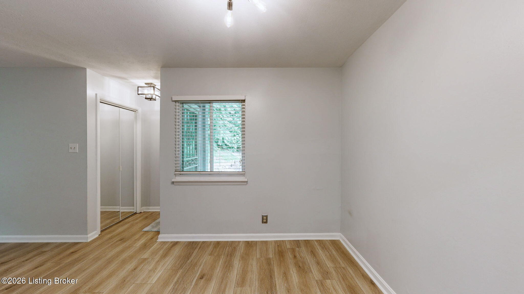 1815 Gardiner Ln Apt F52 Property Photo 9