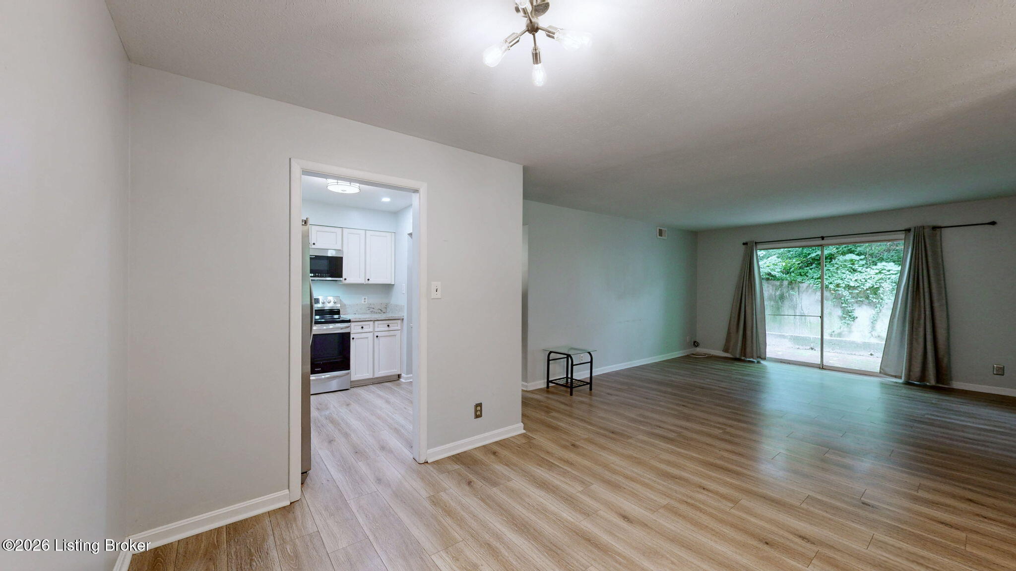 1815 Gardiner Ln Apt F52 Property Photo 10