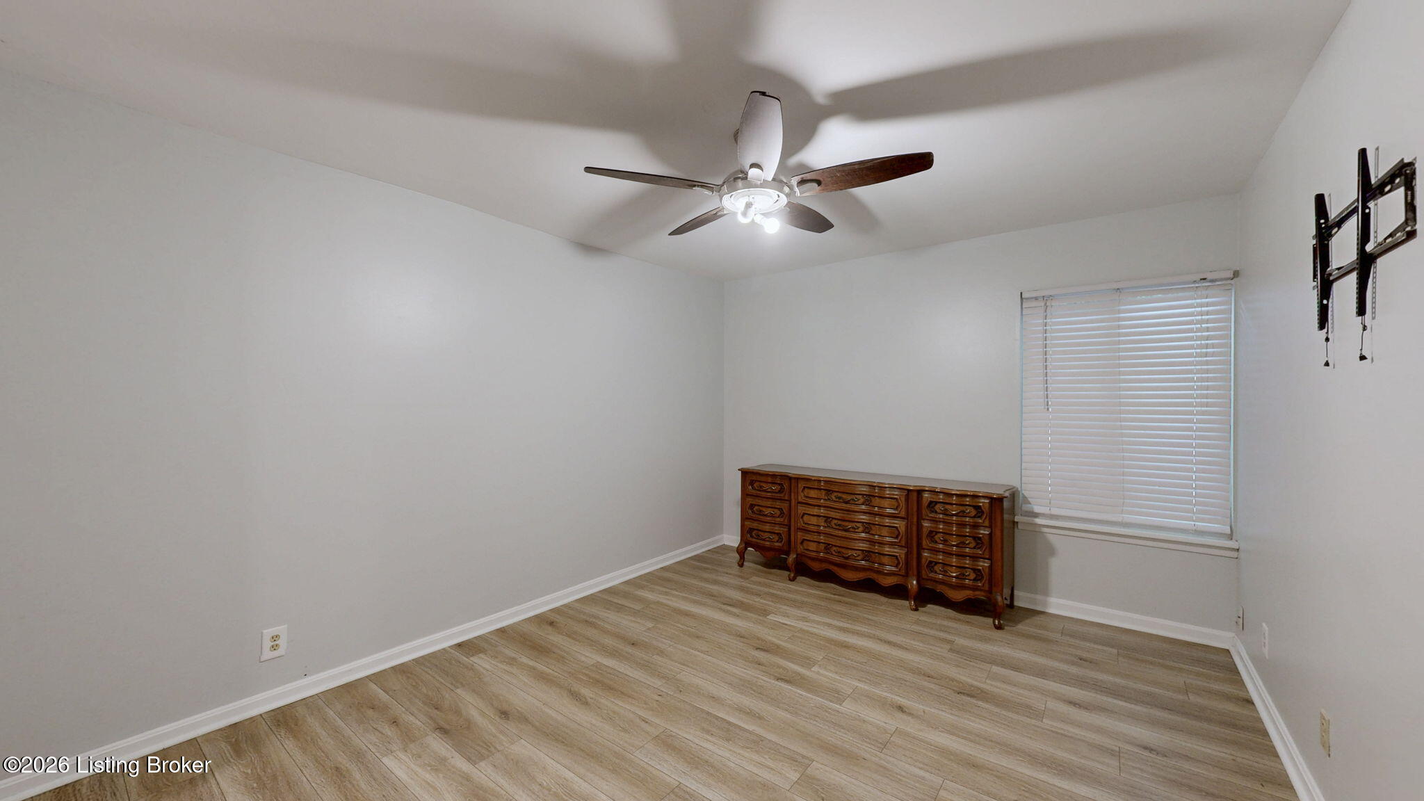 1815 Gardiner Ln Apt F52 Property Photo 15