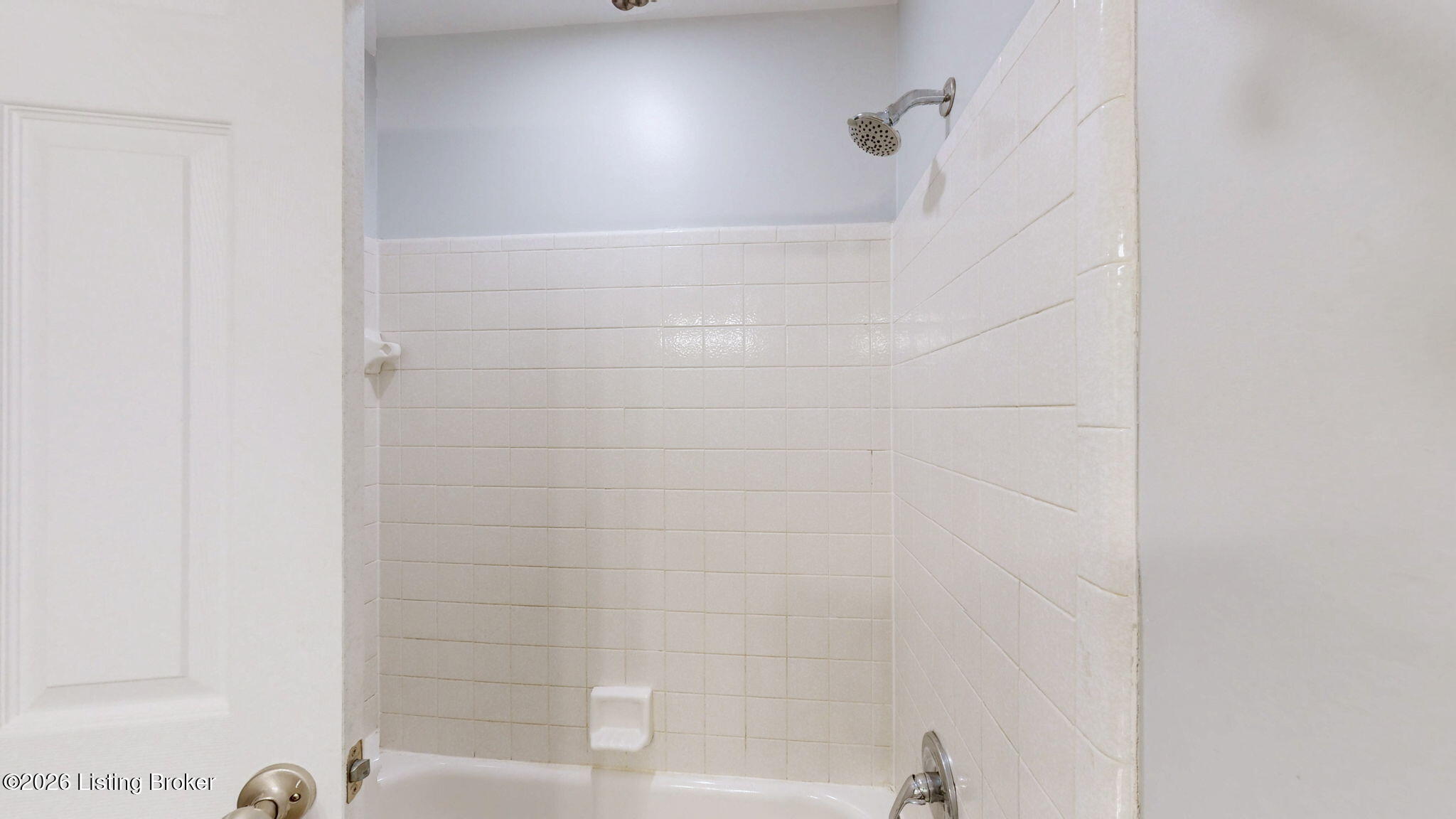 1815 Gardiner Ln Apt F52 Property Photo 19