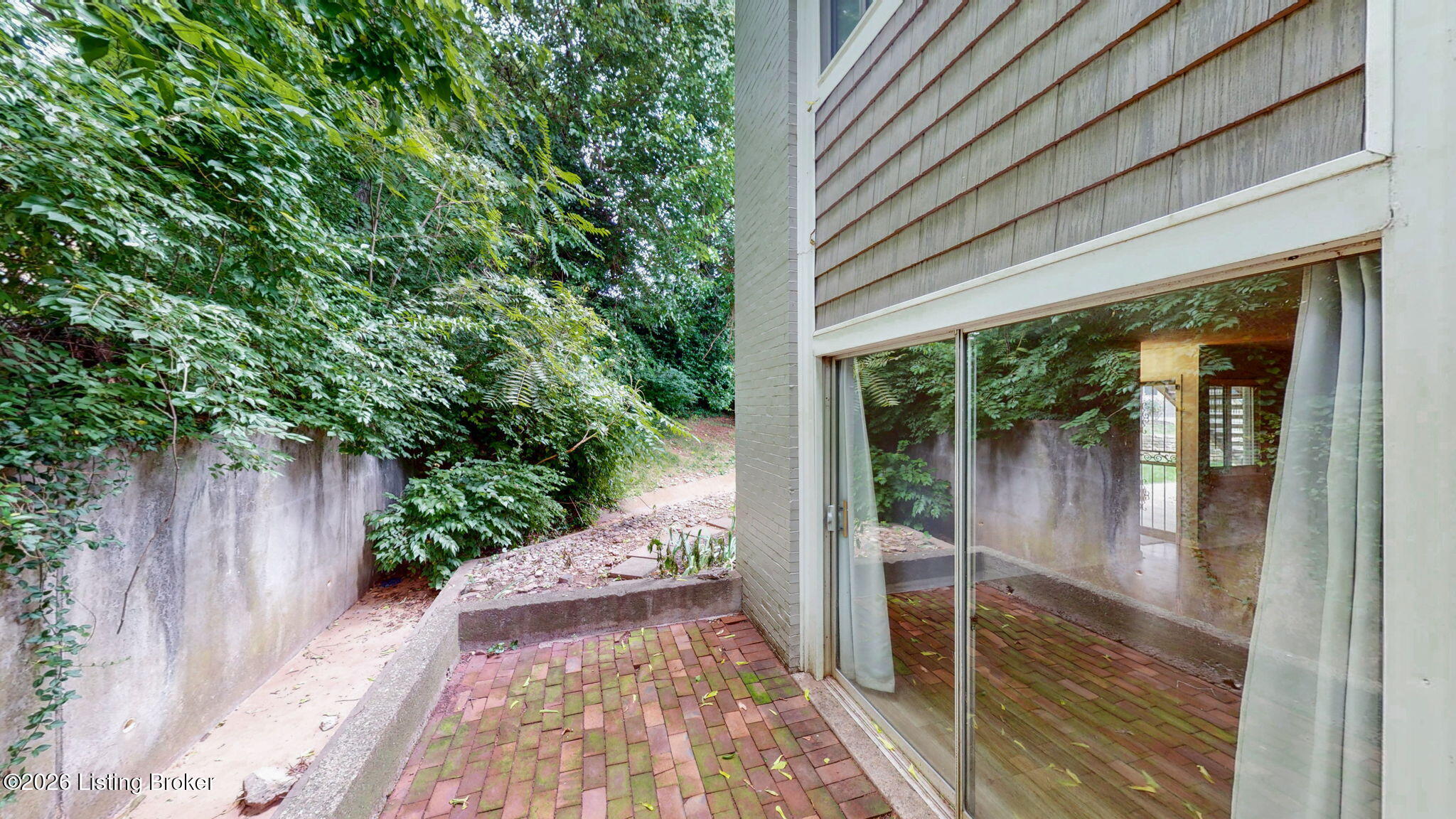 1815 Gardiner Ln Apt F52 Property Photo 23