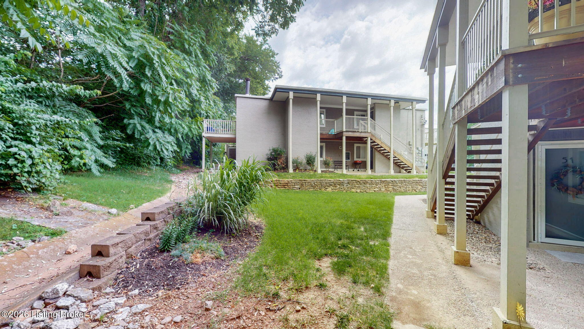 1815 Gardiner Ln Apt F52 Property Photo 25