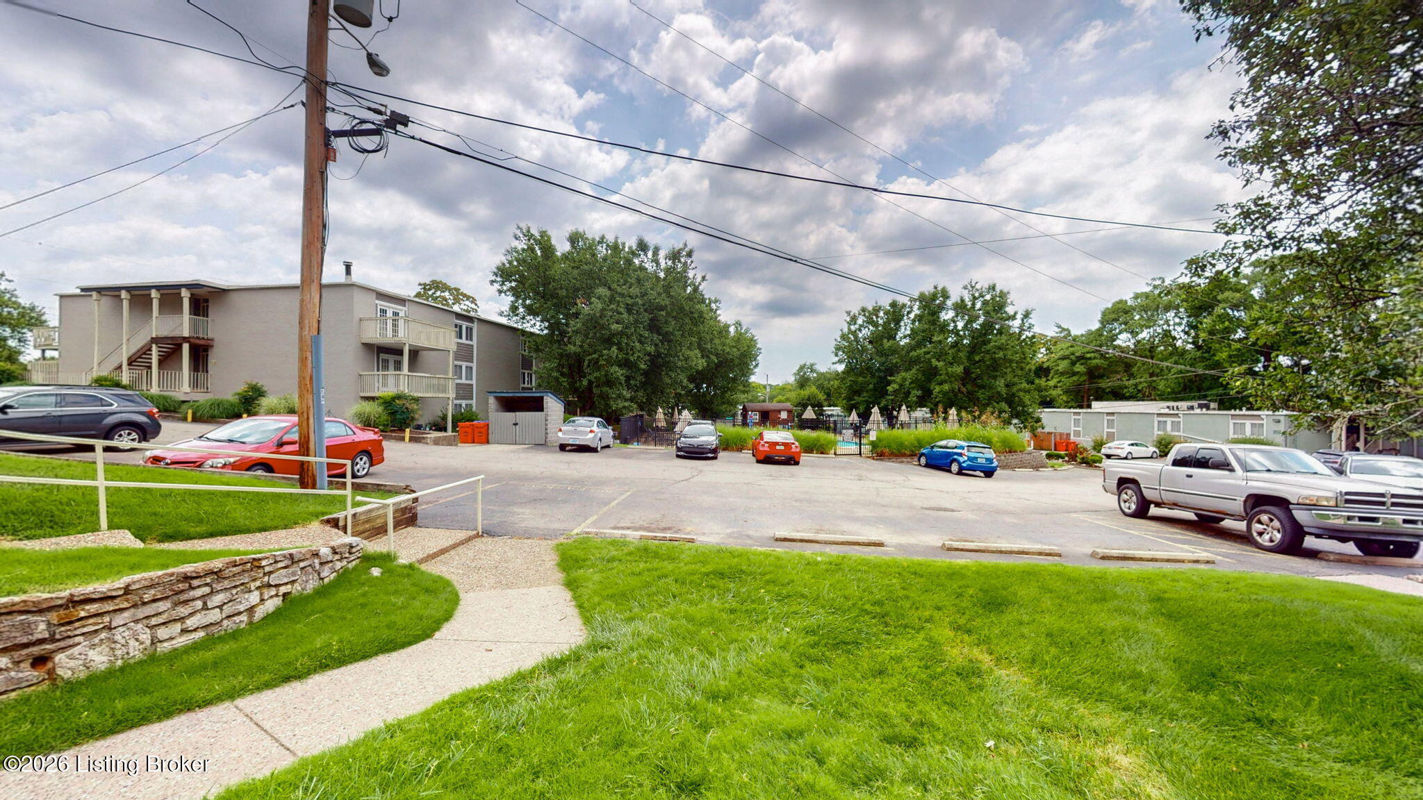 1815 Gardiner Ln Apt F52 Property Photo 27