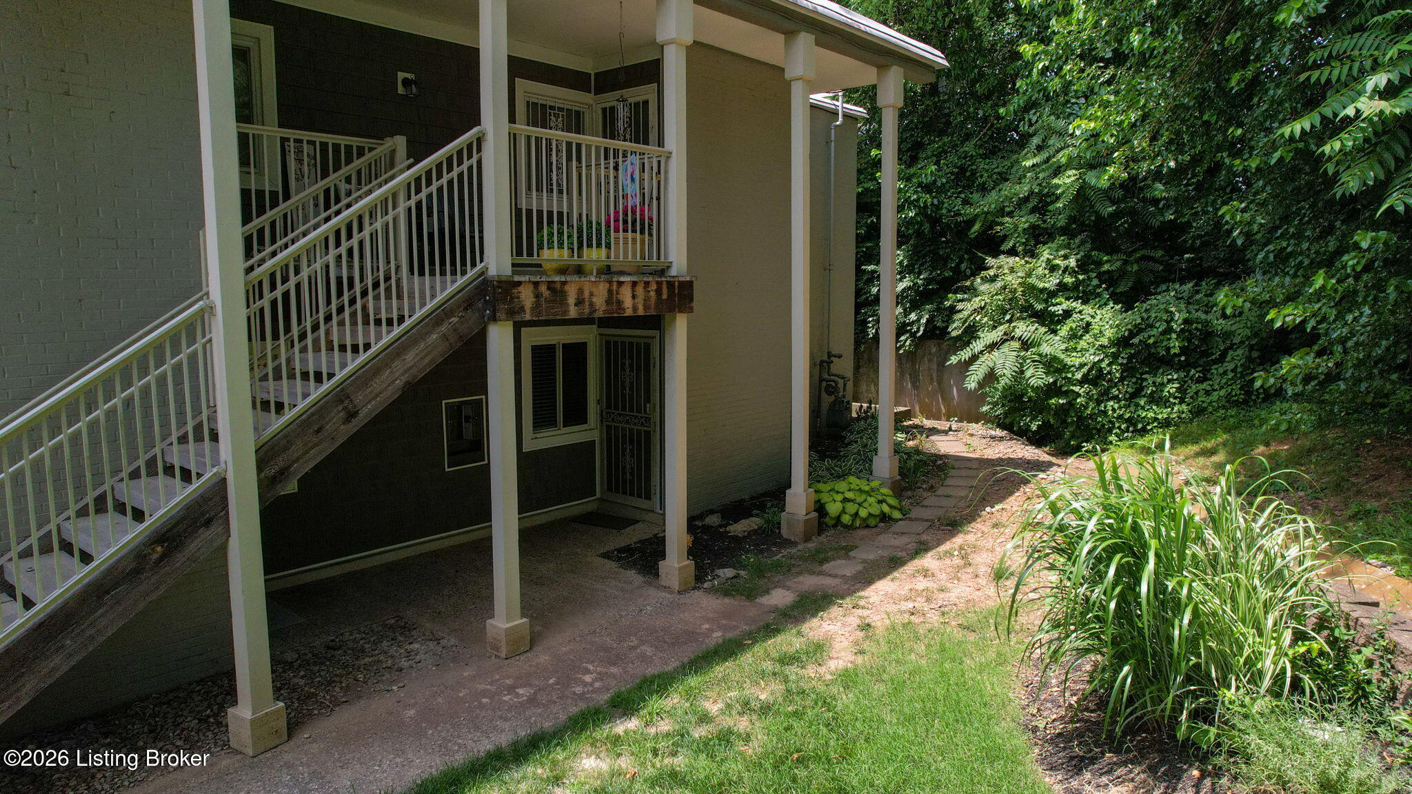 1815 Gardiner Ln Apt F52 Property Photo 31