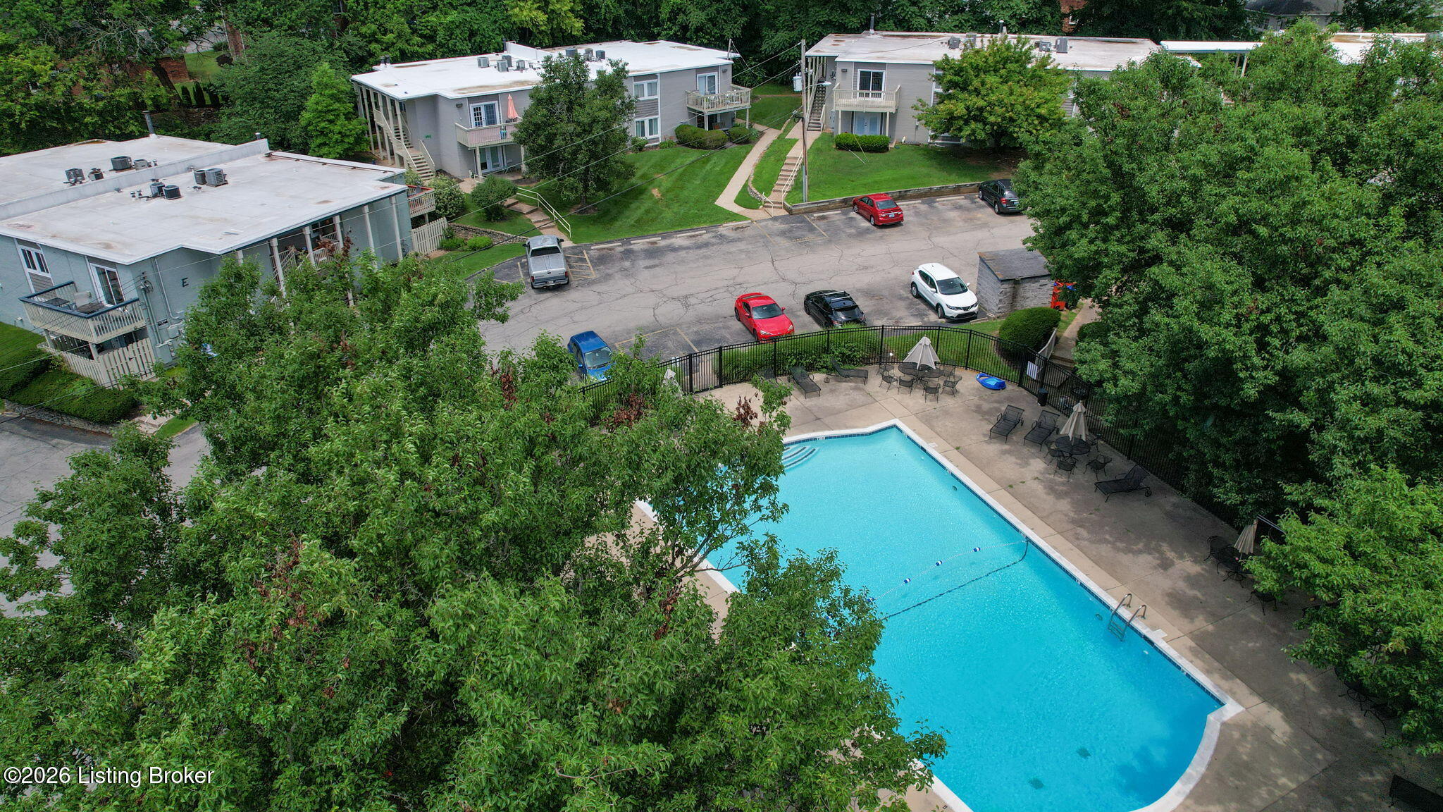 1815 Gardiner Ln Apt F52 Property Photo 37