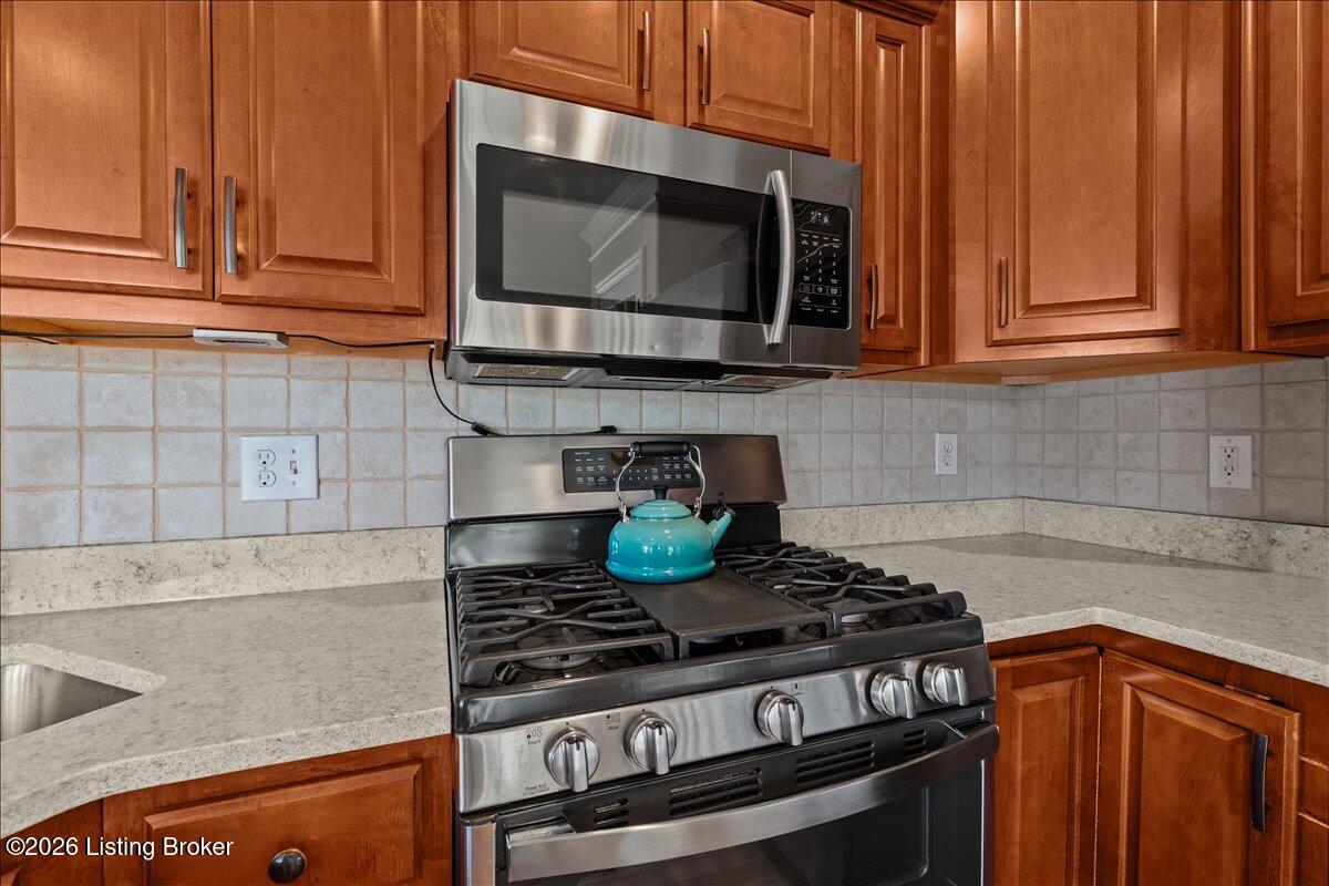1200 Blackthorn Rd Property Photo 19