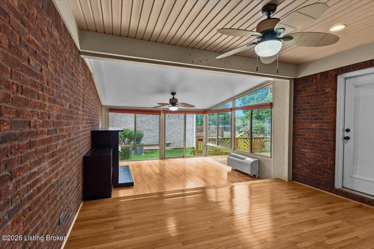 1200 Blackthorn Rd Property Photo 32