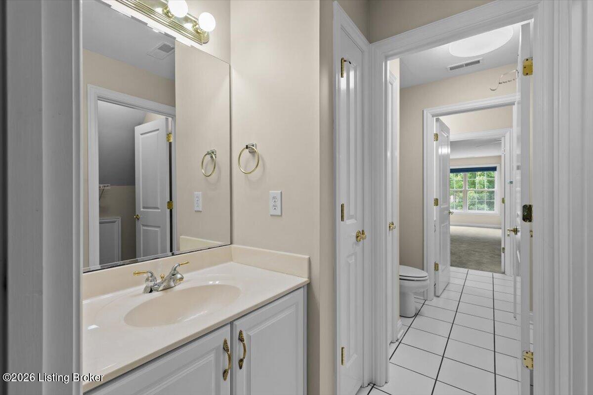 1200 Blackthorn Rd Property Photo 39