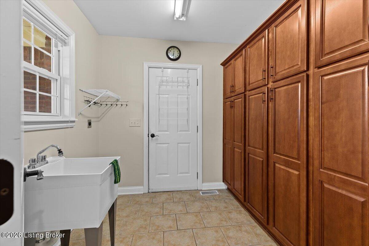 1200 Blackthorn Rd Property Photo 49