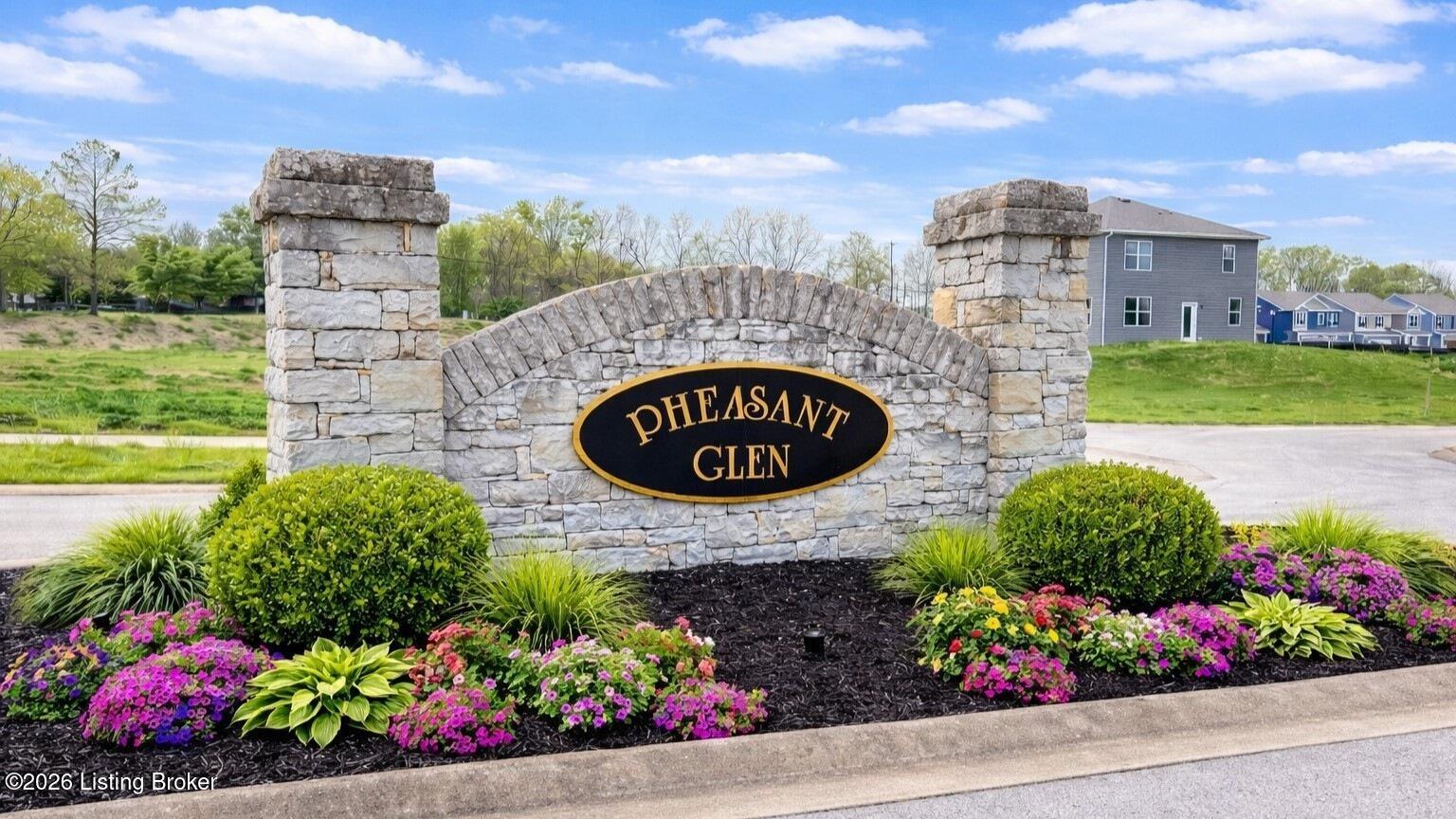 140 Pheasant Glen Dr Property Photo 26