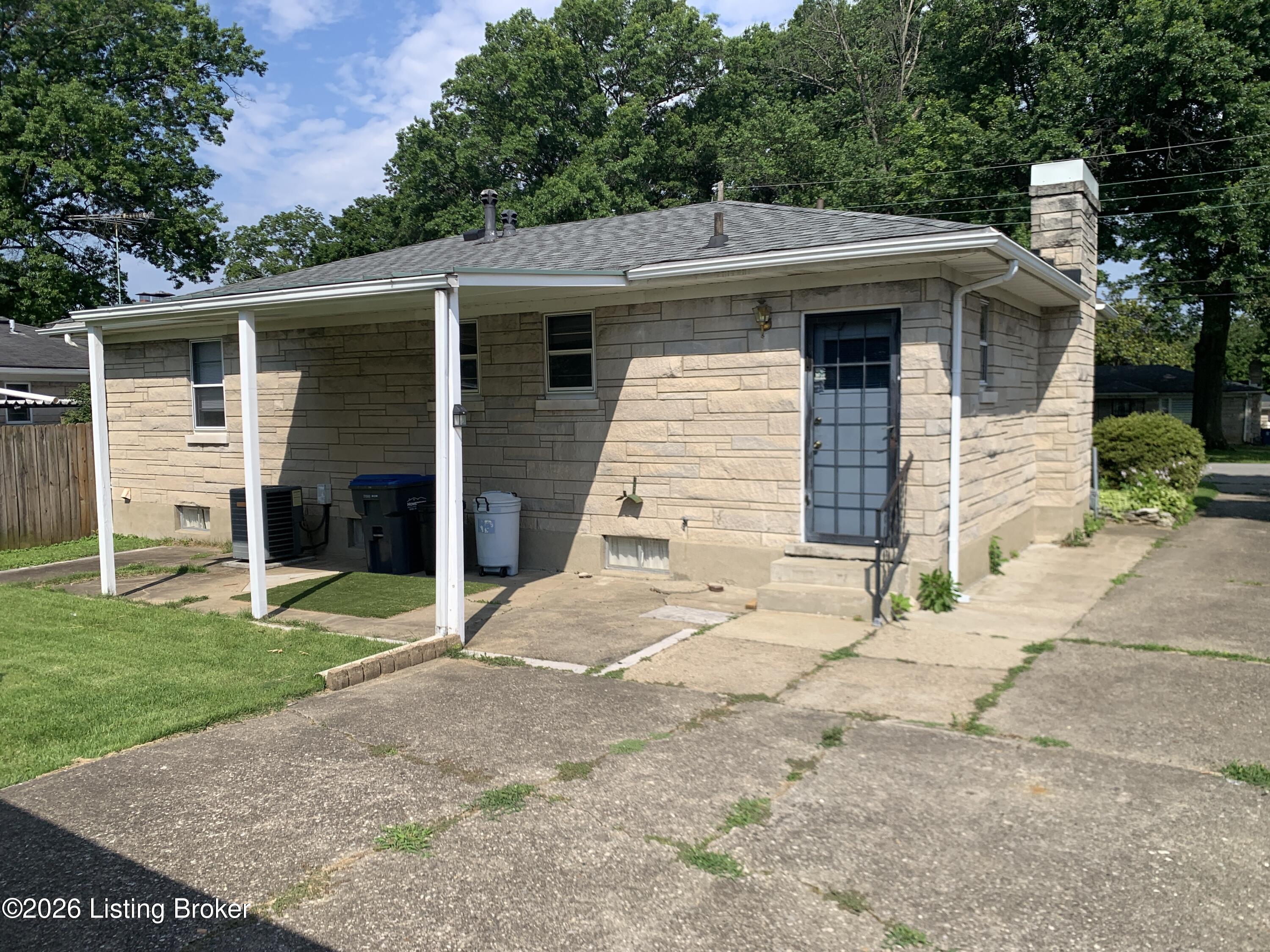 4929 Fielding Way Property Photo 6